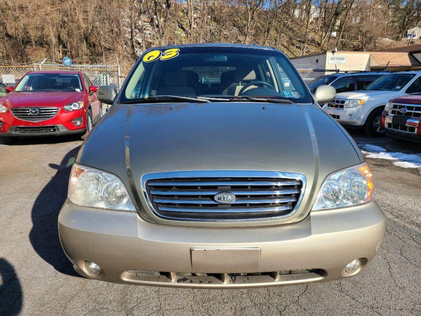 2003 GREEN KIA SEDONA EX (KNDUP131336) with an 3.5L engine, Automatic transmission, located at 117 North Cameron Street, Harrisburg, PA, 17101, (717) 963-8962, 40.266762, -76.875259 - WE FINANCE!!! Good Credit/ Bad Credit/ No Credit - ALL Trade-Ins Welcomed!!! ***Guaranteed Credit Approval*** APPLY ONLINE or CALL us TODAY ;) Internet Prices and Marketplace Prices are SPECIAL discounted ***CASH DEALS*** Retail Prices are higher. Please call us to discuss your cash and finan - Photo#7