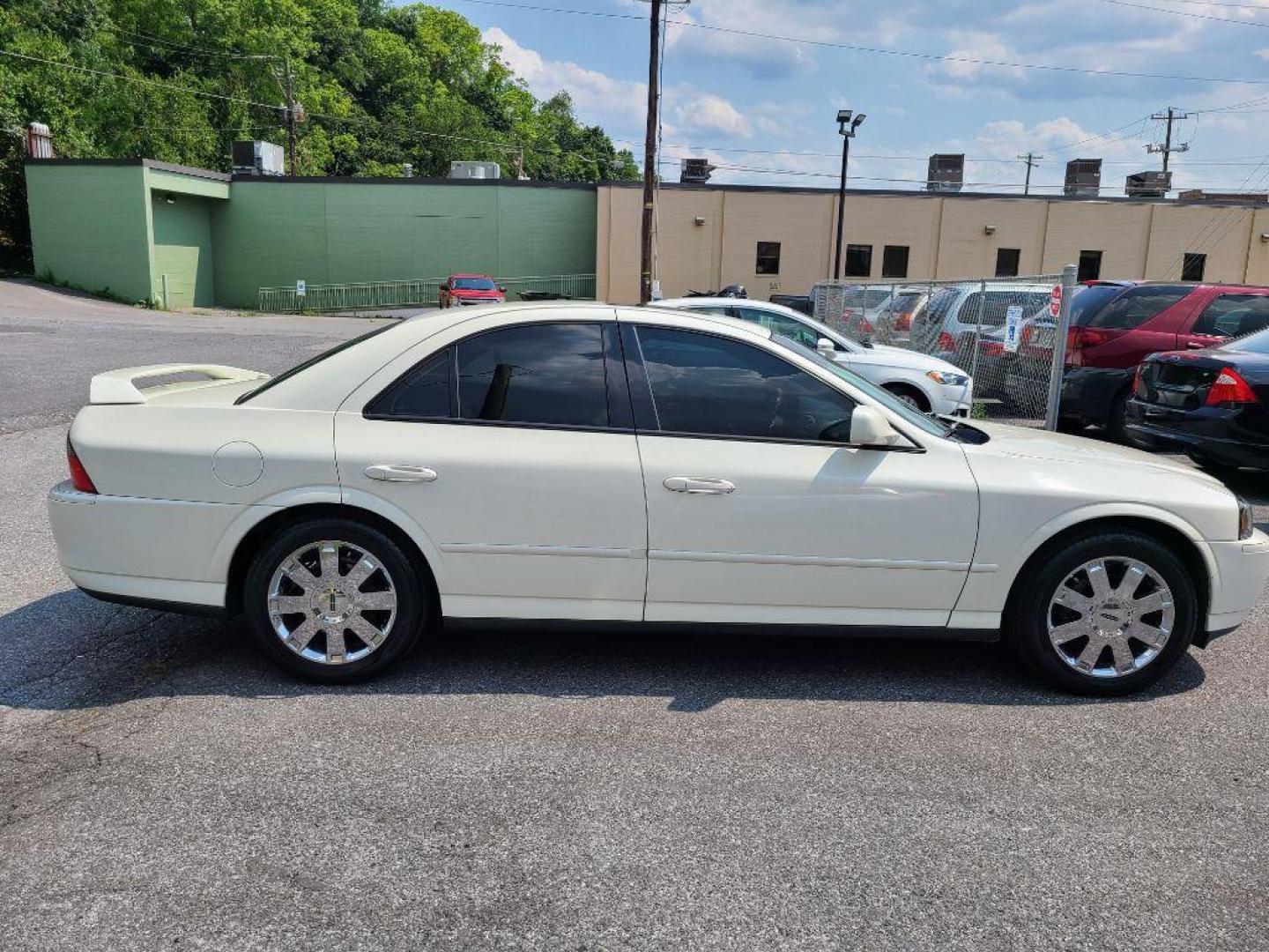 2003 PEARL LINCOLN LS (1LNHM87A93Y) with an 3.9L engine, Automatic transmission, located at 117 North Cameron Street, Harrisburg, PA, 17101, (717) 963-8962, 40.266762, -76.875259 - WE FINANCE!!! Good Credit/ Bad Credit/ No Credit - ALL Trade-Ins Welcomed!!! ***Guaranteed Credit Approval*** APPLY ONLINE or CALL us TODAY ;) Internet Prices and Marketplace Prices are SPECIAL discounted ***CASH DEALS*** Retail Prices are higher. Please call us to discuss your cash and finan - Photo#5