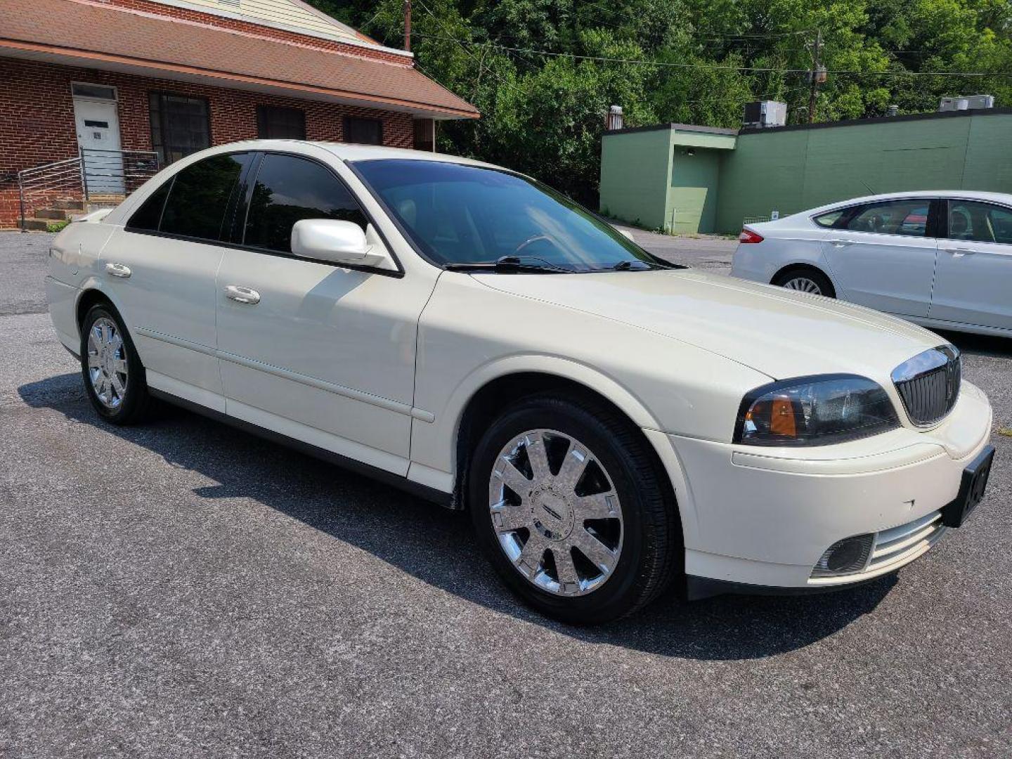 2003 PEARL LINCOLN LS (1LNHM87A93Y) with an 3.9L engine, Automatic transmission, located at 117 North Cameron Street, Harrisburg, PA, 17101, (717) 963-8962, 40.266762, -76.875259 - WE FINANCE!!! Good Credit/ Bad Credit/ No Credit - ALL Trade-Ins Welcomed!!! ***Guaranteed Credit Approval*** APPLY ONLINE or CALL us TODAY ;) Internet Prices and Marketplace Prices are SPECIAL discounted ***CASH DEALS*** Retail Prices are higher. Please call us to discuss your cash and finan - Photo#6