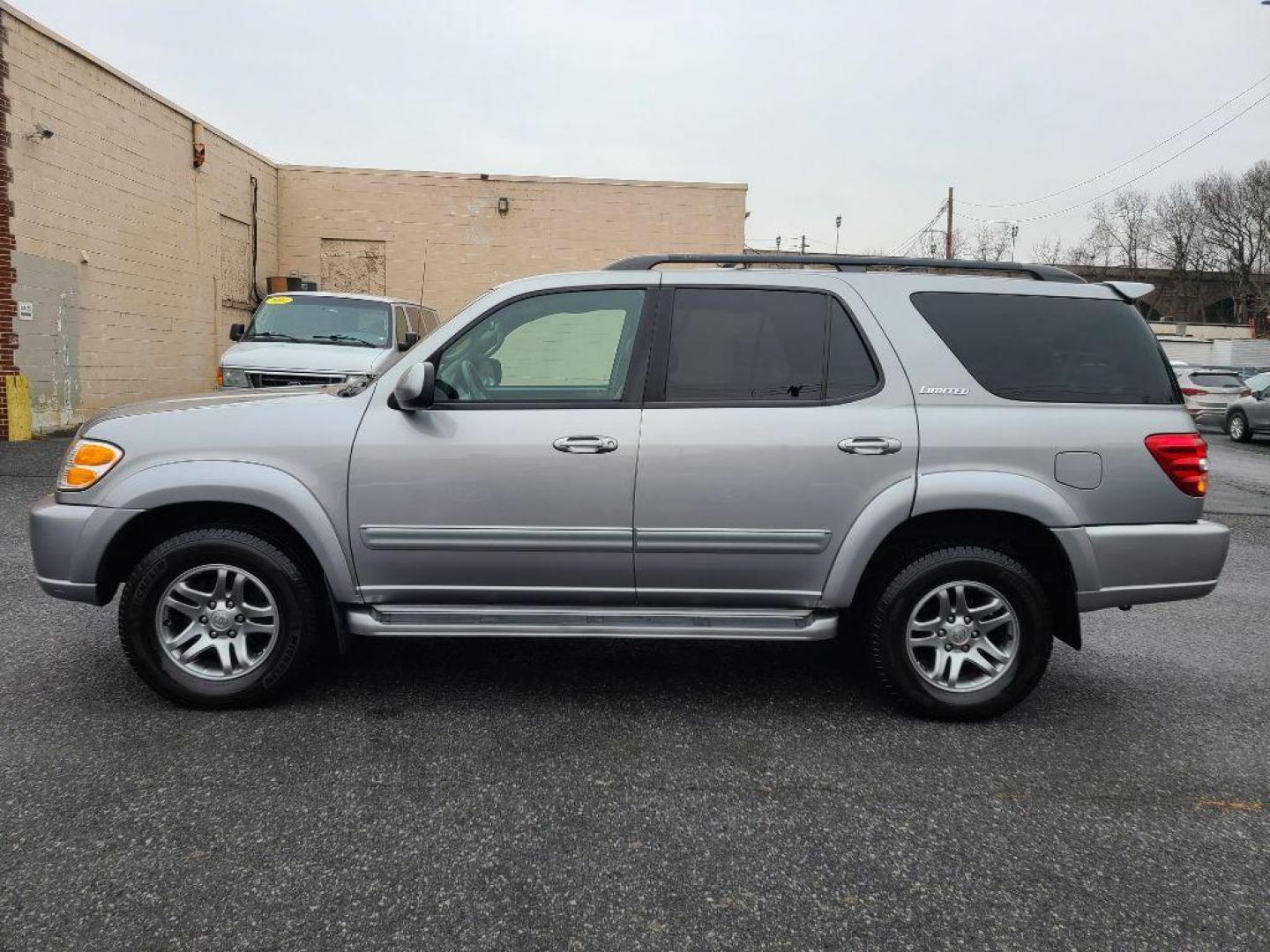 2003 SILVER TOYOTA SEQUOIA LIMITED (5TDBT48A03S) with an 4.7L engine, Automatic transmission, located at 117 North Cameron Street, Harrisburg, PA, 17101, (717) 963-8962, 40.266762, -76.875259 - WE FINANCE!!! Good Credit/ Bad Credit/ No Credit - ALL Trade-Ins Welcomed!!! ***Guaranteed Credit Approval*** APPLY ONLINE or CALL us TODAY ;) Internet Prices and Marketplace Prices are SPECIAL discounted ***CASH DEALS*** Retail Prices are higher. Please call us to discuss your cash and finan - Photo#1