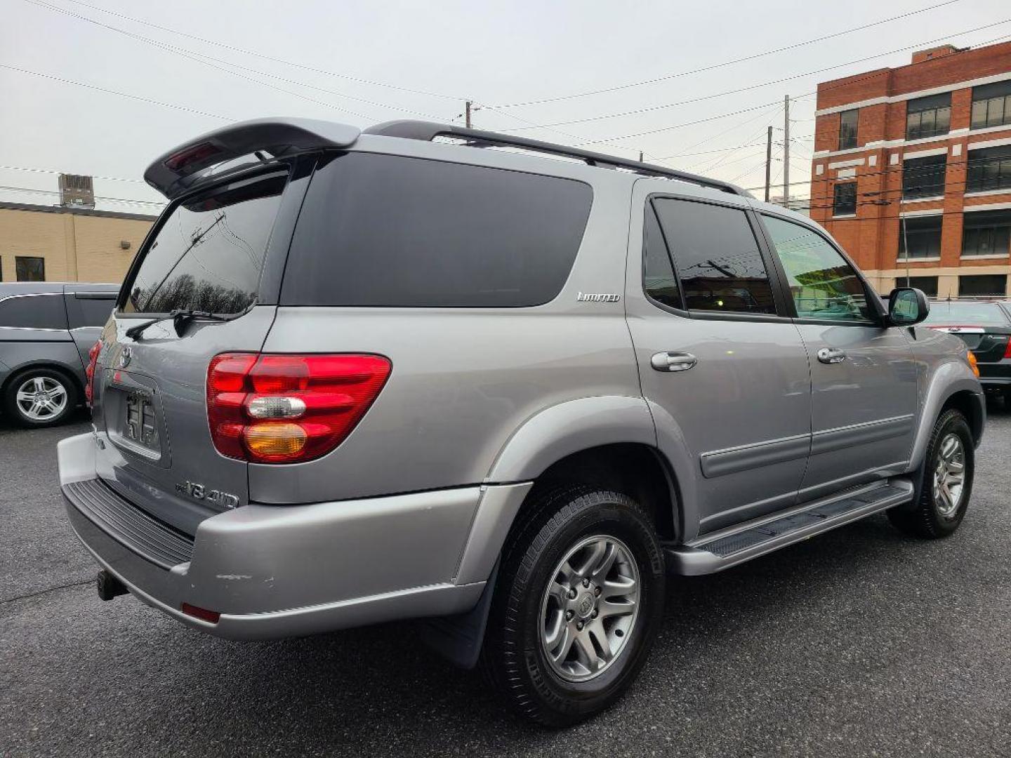 2003 SILVER TOYOTA SEQUOIA LIMITED (5TDBT48A03S) with an 4.7L engine, Automatic transmission, located at 117 North Cameron Street, Harrisburg, PA, 17101, (717) 963-8962, 40.266762, -76.875259 - WE FINANCE!!! Good Credit/ Bad Credit/ No Credit - ALL Trade-Ins Welcomed!!! ***Guaranteed Credit Approval*** APPLY ONLINE or CALL us TODAY ;) Internet Prices and Marketplace Prices are SPECIAL discounted ***CASH DEALS*** Retail Prices are higher. Please call us to discuss your cash and finan - Photo#4