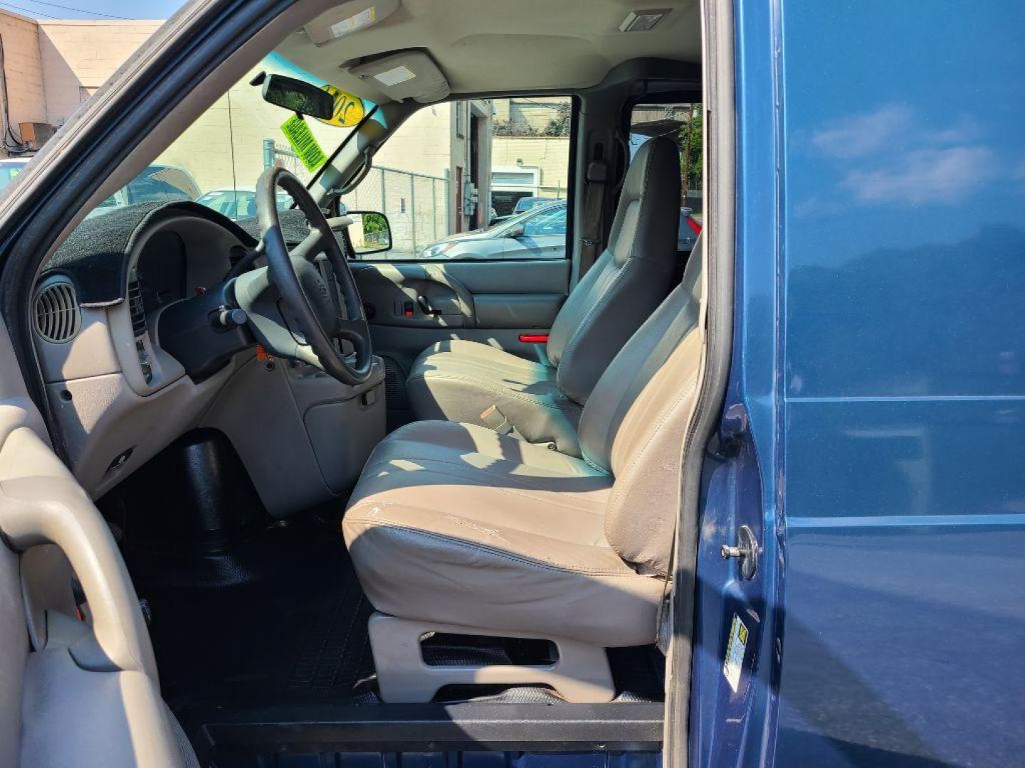 2004 BLUE CHEVROLET ASTRO EXTCARGO (1GCDM19X14B) with an 4.3L engine, Automatic transmission, located at 117 North Cameron Street, Harrisburg, PA, 17101, (717) 963-8962, 40.266762, -76.875259 - WE FINANCE!!! Good Credit/ Bad Credit/ No Credit - ALL Trade-Ins Welcomed!!! ***Guaranteed Credit Approval*** APPLY ONLINE or CALL us TODAY ;) Internet Prices and Marketplace Prices are SPECIAL discounted ***CASH DEALS*** Retail Prices are higher. Please call us to discuss your cash and finan - Photo#15