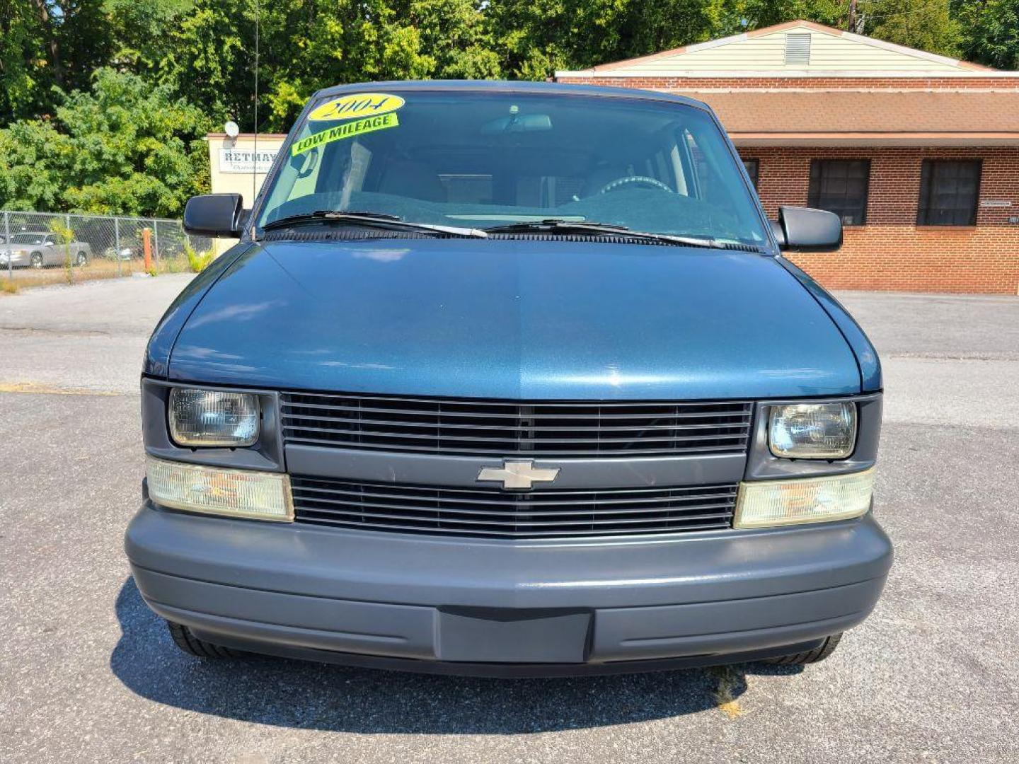 2004 BLUE CHEVROLET ASTRO EXTCARGO (1GCDM19X14B) with an 4.3L engine, Automatic transmission, located at 117 North Cameron Street, Harrisburg, PA, 17101, (717) 963-8962, 40.266762, -76.875259 - WE FINANCE!!! Good Credit/ Bad Credit/ No Credit - ALL Trade-Ins Welcomed!!! ***Guaranteed Credit Approval*** APPLY ONLINE or CALL us TODAY ;) Internet Prices and Marketplace Prices are SPECIAL discounted ***CASH DEALS*** Retail Prices are higher. Please call us to discuss your cash and finan - Photo#7