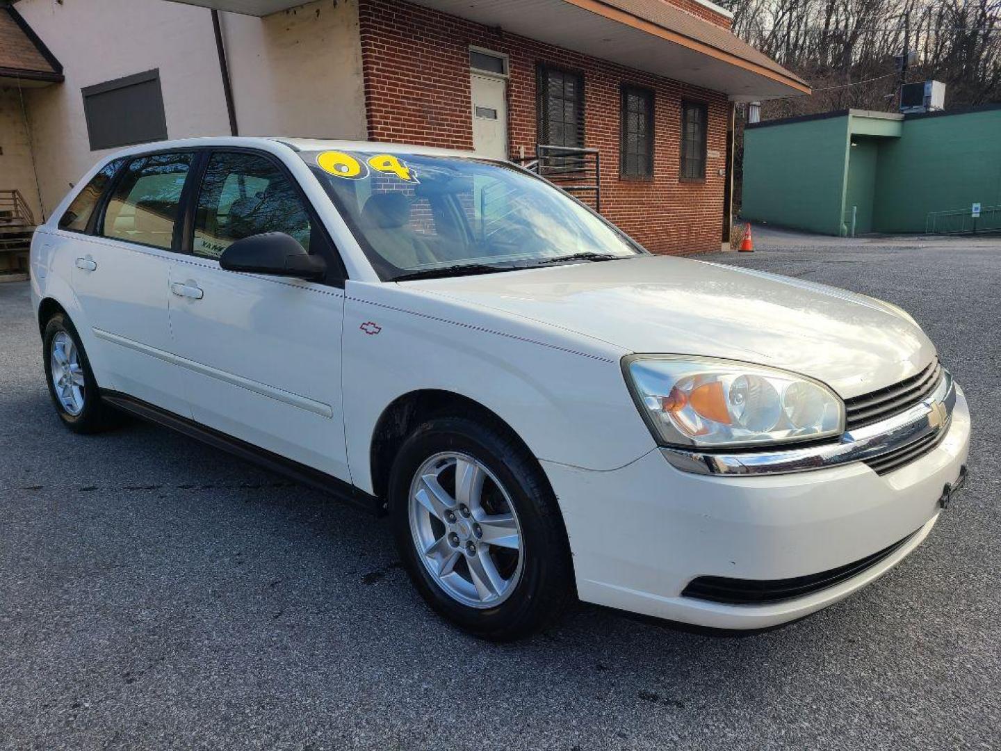 2004 WHITE CHEVROLET MALIBU MAXX LS (1G1ZT64864F) with an 3.5L engine, Automatic transmission, located at 117 North Cameron Street, Harrisburg, PA, 17101, (717) 963-8962, 40.266762, -76.875259 - WE FINANCE!!! Good Credit/ Bad Credit/ No Credit - ALL Trade-Ins Welcomed!!! ***Guaranteed Credit Approval*** APPLY ONLINE or CALL us TODAY ;) Internet Prices and Marketplace Prices are SPECIAL discounted ***CASH DEALS*** Retail Prices are higher. Please call us to discuss your cash and finan - Photo#6