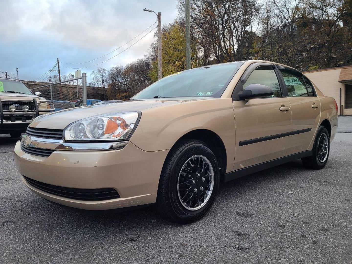 2004 GOLD CHEVROLET MALIBU (1G1ZS52F54F) with an 2.2L engine, Automatic transmission, located at 117 North Cameron Street, Harrisburg, PA, 17101, (717) 963-8962, 40.266762, -76.875259 - WE FINANCE!!! Good Credit/ Bad Credit/ No Credit - ALL Trade-Ins Welcomed!!! ***Guaranteed Credit Approval*** APPLY ONLINE or CALL us TODAY ;) Internet Prices and Marketplace Prices are SPECIAL discounted ***CASH DEALS*** Retail Prices are higher. Please call us to discuss your cash and finan - Photo#0