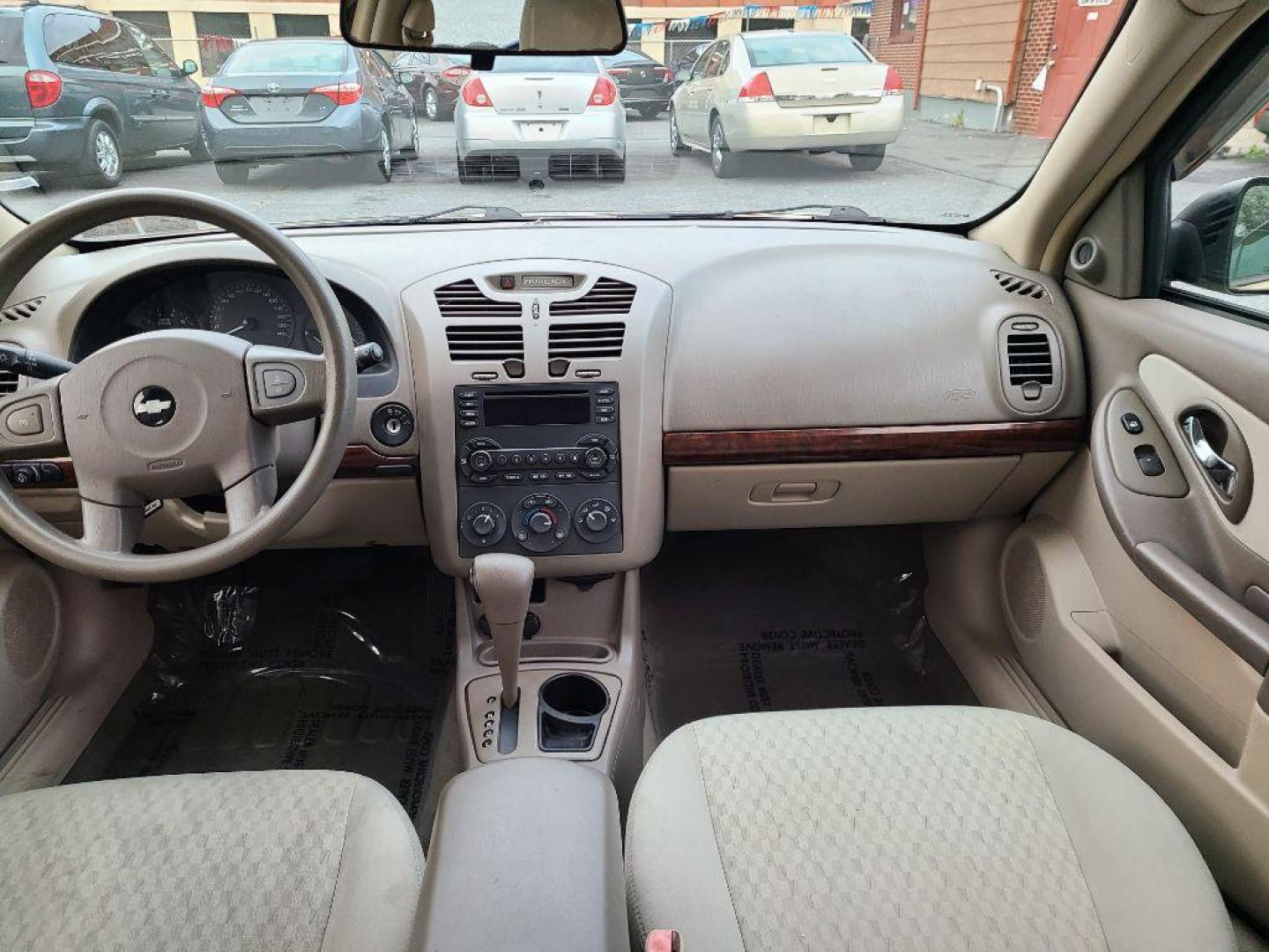 2004 GOLD CHEVROLET MALIBU (1G1ZS52F54F) with an 2.2L engine, Automatic transmission, located at 117 North Cameron Street, Harrisburg, PA, 17101, (717) 963-8962, 40.266762, -76.875259 - WE FINANCE!!! Good Credit/ Bad Credit/ No Credit - ALL Trade-Ins Welcomed!!! ***Guaranteed Credit Approval*** APPLY ONLINE or CALL us TODAY ;) Internet Prices and Marketplace Prices are SPECIAL discounted ***CASH DEALS*** Retail Prices are higher. Please call us to discuss your cash and finan - Photo#9