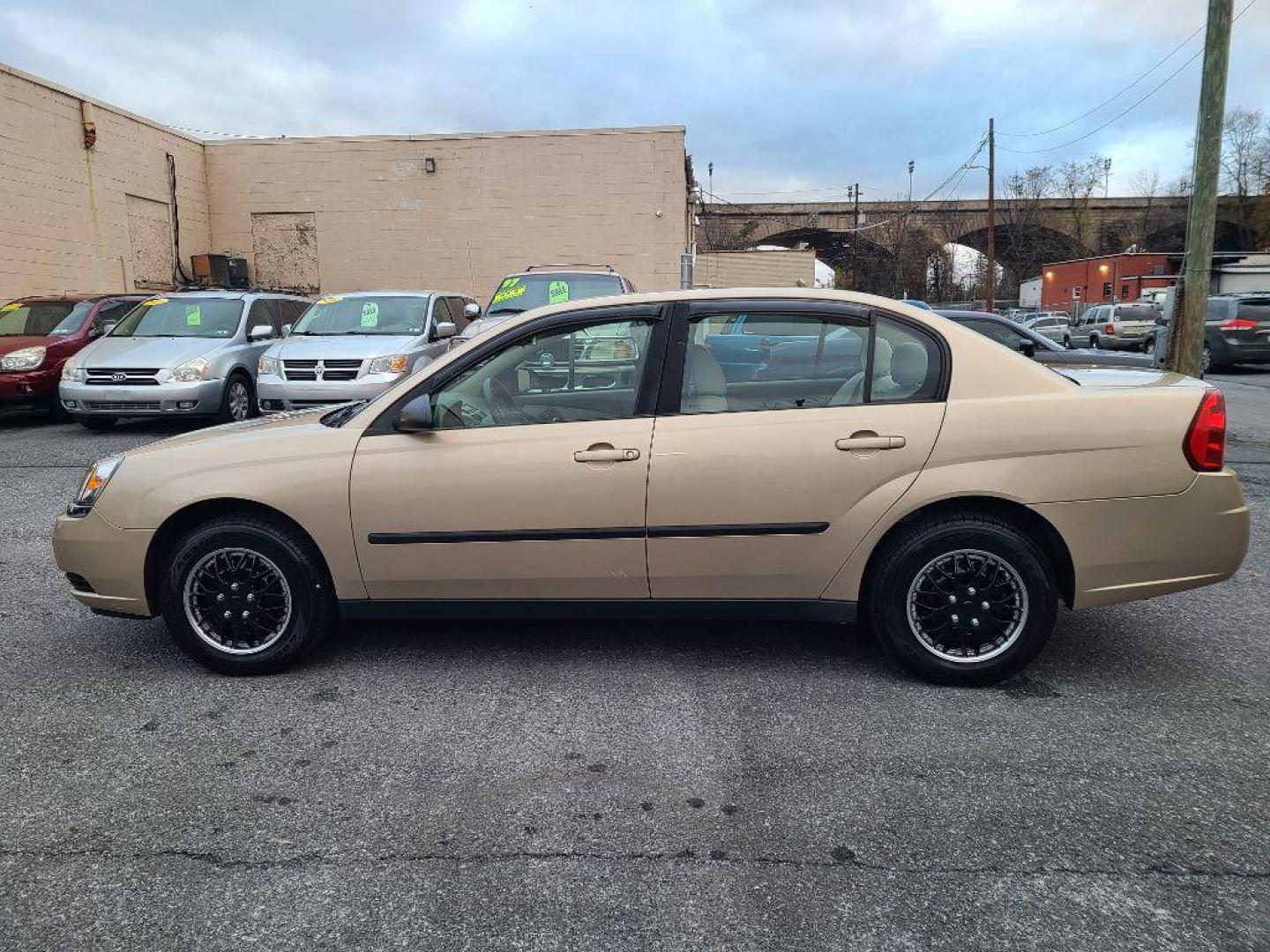 2004 GOLD CHEVROLET MALIBU (1G1ZS52F54F) with an 2.2L engine, Automatic transmission, located at 117 North Cameron Street, Harrisburg, PA, 17101, (717) 963-8962, 40.266762, -76.875259 - WE FINANCE!!! Good Credit/ Bad Credit/ No Credit - ALL Trade-Ins Welcomed!!! ***Guaranteed Credit Approval*** APPLY ONLINE or CALL us TODAY ;) Internet Prices and Marketplace Prices are SPECIAL discounted ***CASH DEALS*** Retail Prices are higher. Please call us to discuss your cash and finan - Photo#1