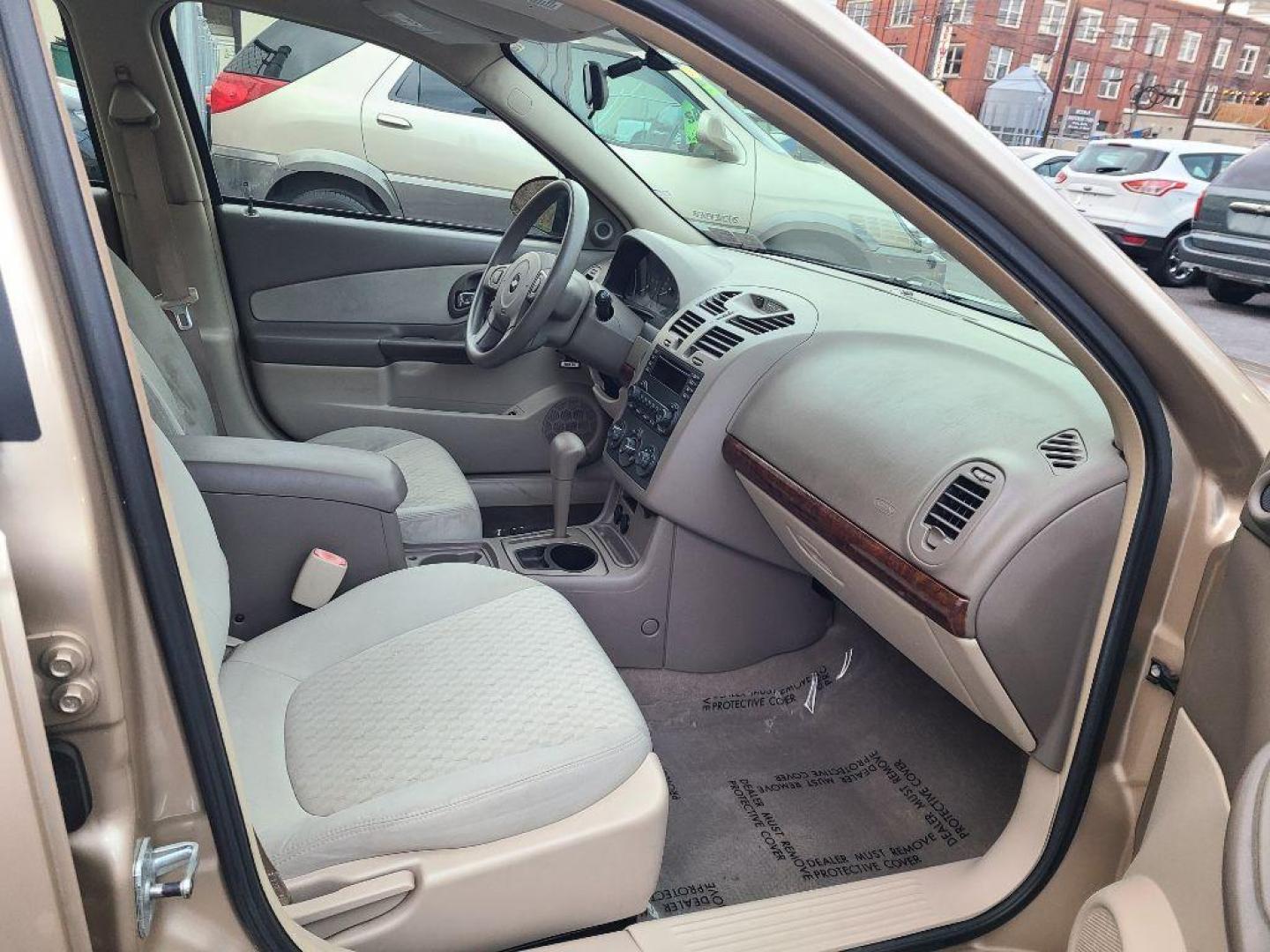 2004 GOLD CHEVROLET MALIBU (1G1ZS52F54F) with an 2.2L engine, Automatic transmission, located at 117 North Cameron Street, Harrisburg, PA, 17101, (717) 963-8962, 40.266762, -76.875259 - WE FINANCE!!! Good Credit/ Bad Credit/ No Credit - ALL Trade-Ins Welcomed!!! ***Guaranteed Credit Approval*** APPLY ONLINE or CALL us TODAY ;) Internet Prices and Marketplace Prices are SPECIAL discounted ***CASH DEALS*** Retail Prices are higher. Please call us to discuss your cash and finan - Photo#8