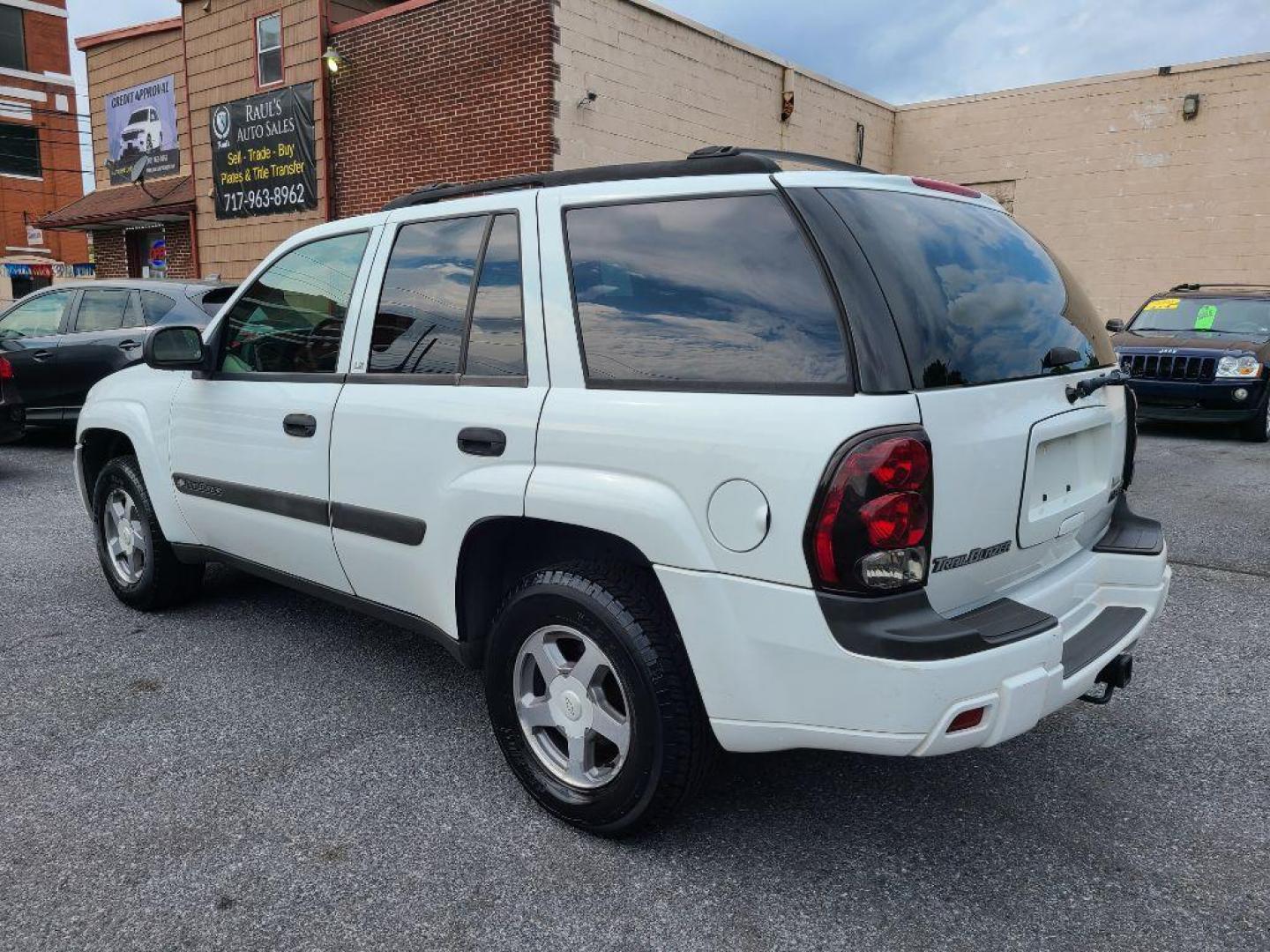 2004 WHITE CHEVROLET TRAILBLAZER LT (1GNDS13S042) with an 4.2L engine, Automatic transmission, located at 117 North Cameron Street, Harrisburg, PA, 17101, (717) 963-8962, 40.266762, -76.875259 - WE FINANCE!!! Good Credit/ Bad Credit/ No Credit - ALL Trade-Ins Welcomed!!! ***Guaranteed Credit Approval*** APPLY ONLINE or CALL us TODAY ;) Internet Prices and Marketplace Prices are SPECIAL discounted ***CASH DEALS*** Retail Prices are higher. Please call us to discuss your cash and finan - Photo#2