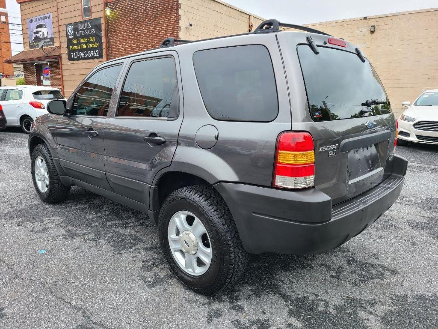 2004 GRAY FORD ESCAPE XLT (1FMCU93164K) with an 3.0L engine, Automatic transmission, located at 117 North Cameron Street, Harrisburg, PA, 17101, (717) 963-8962, 40.266762, -76.875259 - WE FINANCE!!! Good Credit/ Bad Credit/ No Credit - ALL Trade-Ins Welcomed!!! ***Guaranteed Credit Approval*** APPLY ONLINE or CALL us TODAY ;) Internet Prices and Marketplace Prices are SPECIAL discounted ***CASH DEALS*** Retail Prices are higher. Please call us to discuss your cash and finan - Photo#2