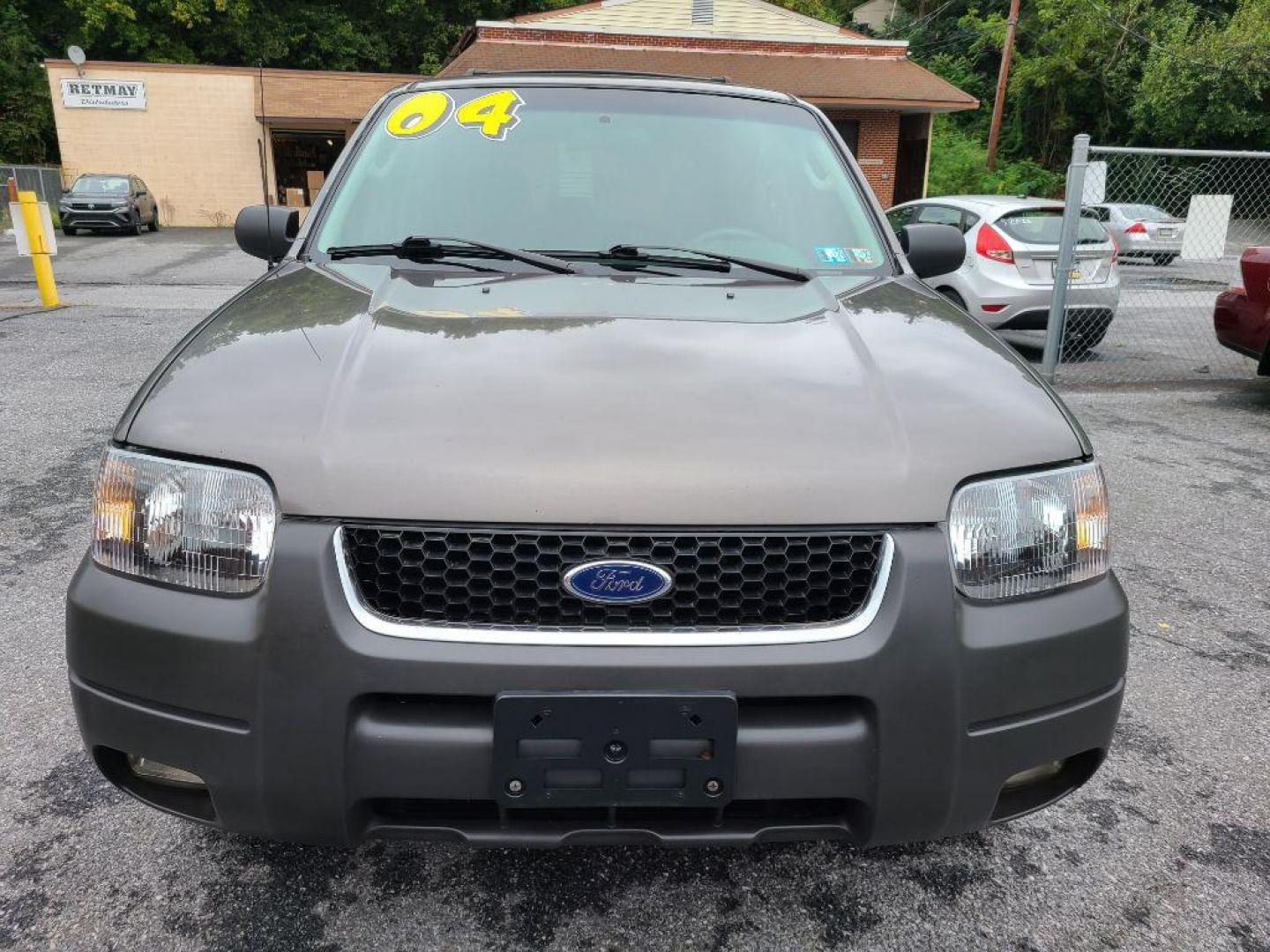 2004 GRAY FORD ESCAPE XLT (1FMCU93164K) with an 3.0L engine, Automatic transmission, located at 117 North Cameron Street, Harrisburg, PA, 17101, (717) 963-8962, 40.266762, -76.875259 - WE FINANCE!!! Good Credit/ Bad Credit/ No Credit - ALL Trade-Ins Welcomed!!! ***Guaranteed Credit Approval*** APPLY ONLINE or CALL us TODAY ;) Internet Prices and Marketplace Prices are SPECIAL discounted ***CASH DEALS*** Retail Prices are higher. Please call us to discuss your cash and finan - Photo#7