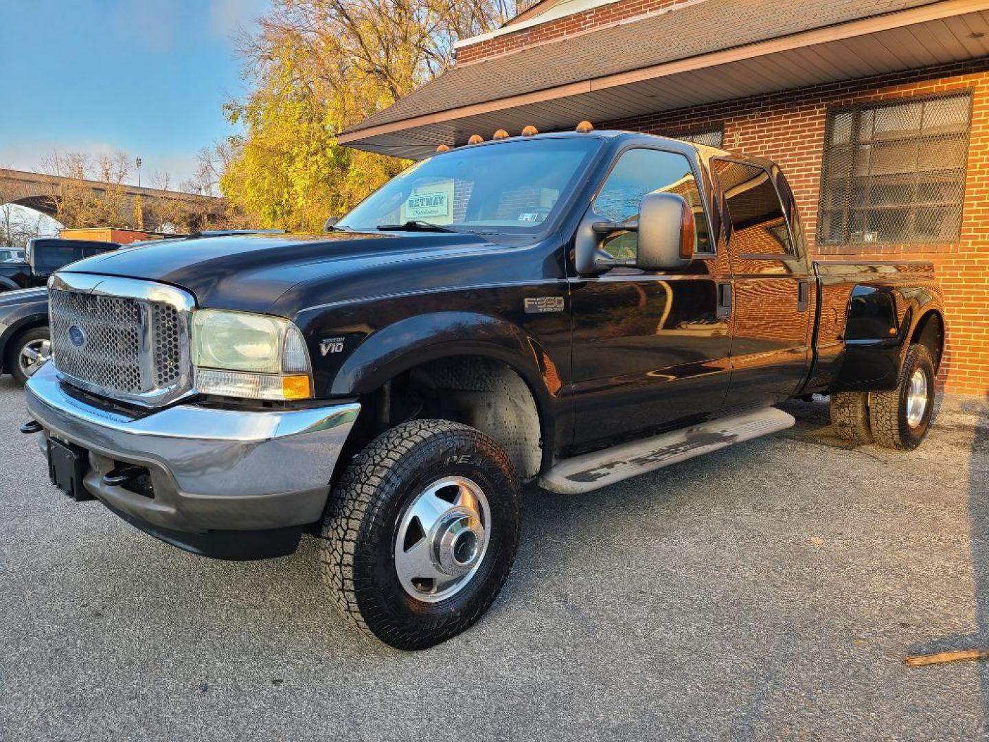 2004 BLACK FORD F350 SUPER DUTY XL (1FTWW33S54E) with an 6.8L engine, Automatic transmission, located at 117 North Cameron Street, Harrisburg, PA, 17101, (717) 963-8962, 40.266762, -76.875259 - WE FINANCE!!! Good Credit/ Bad Credit/ No Credit - ALL Trade-Ins Welcomed!!! ***Guaranteed Credit Approval*** APPLY ONLINE or CALL us TODAY ;) Internet Prices and Marketplace Prices are SPECIAL discounted ***CASH DEALS*** Retail Prices are higher. Please call us to discuss your cash and finan - Photo#0