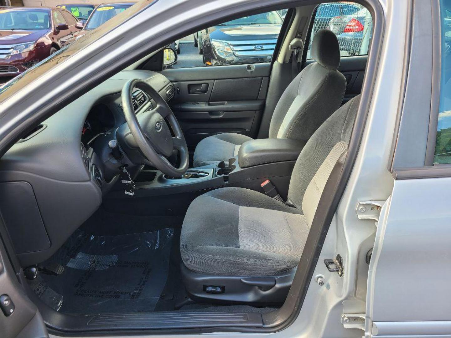 2004 SILVER FORD TAURUS SES (1FAFP55S74G) with an 3.0L engine, Automatic transmission, located at 117 North Cameron Street, Harrisburg, PA, 17101, (717) 963-8962, 40.266762, -76.875259 - WE FINANCE!!! Good Credit/ Bad Credit/ No Credit - ALL Trade-Ins Welcomed!!! ***Guaranteed Credit Approval*** APPLY ONLINE or CALL us TODAY ;) Internet Prices and Marketplace Prices are SPECIAL discounted ***CASH DEALS*** Retail Prices are higher. Please call us to discuss your cash and finan - Photo#12