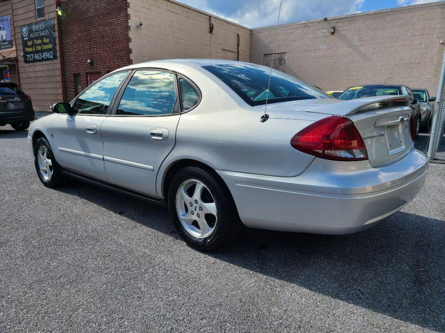 2004 SILVER FORD TAURUS SES (1FAFP55S74G) with an 3.0L engine, Automatic transmission, located at 117 North Cameron Street, Harrisburg, PA, 17101, (717) 963-8962, 40.266762, -76.875259 - WE FINANCE!!! Good Credit/ Bad Credit/ No Credit - ALL Trade-Ins Welcomed!!! ***Guaranteed Credit Approval*** APPLY ONLINE or CALL us TODAY ;) Internet Prices and Marketplace Prices are SPECIAL discounted ***CASH DEALS*** Retail Prices are higher. Please call us to discuss your cash and finan - Photo#2