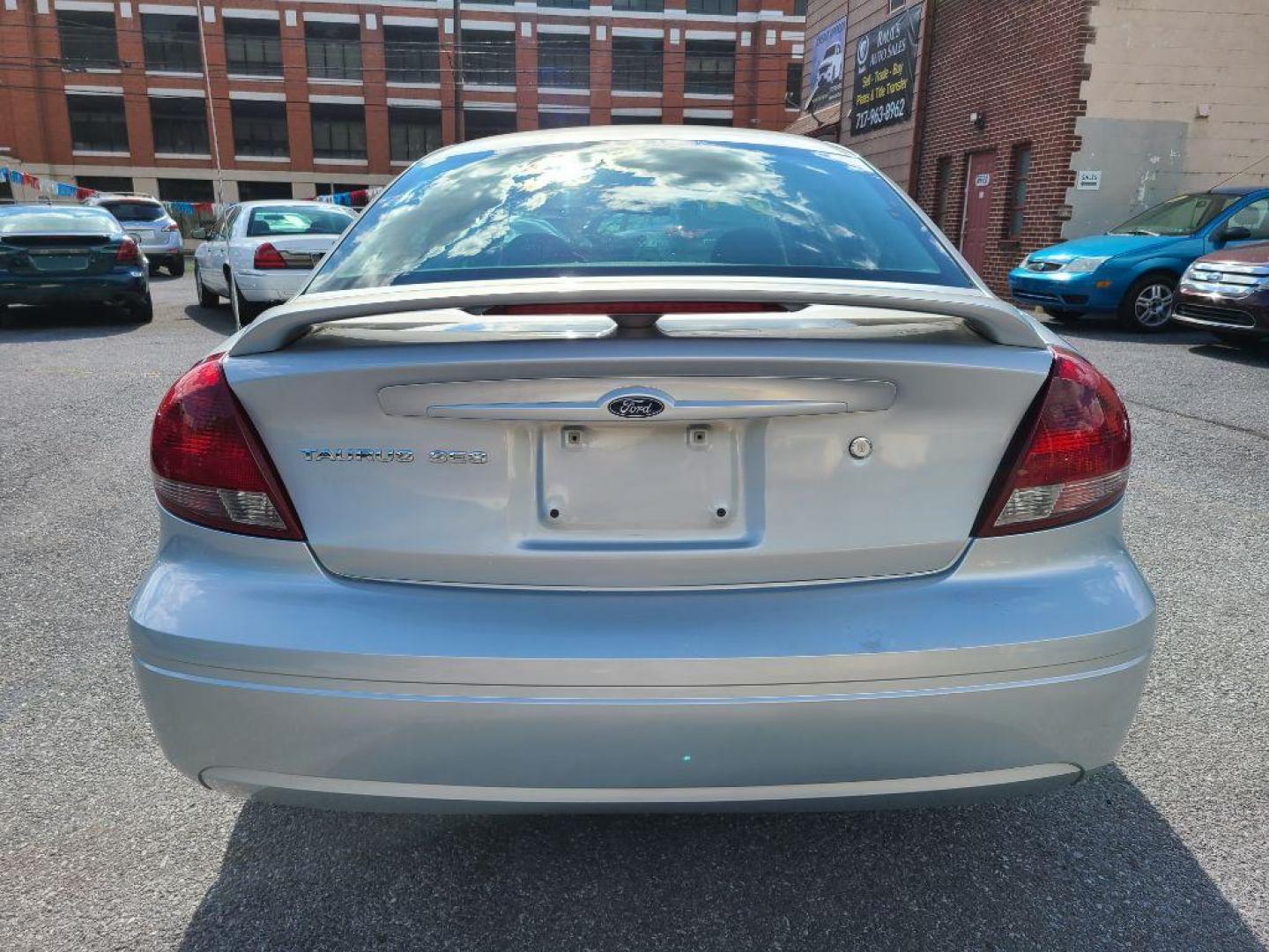 2004 SILVER FORD TAURUS SES (1FAFP55S74G) with an 3.0L engine, Automatic transmission, located at 117 North Cameron Street, Harrisburg, PA, 17101, (717) 963-8962, 40.266762, -76.875259 - WE FINANCE!!! Good Credit/ Bad Credit/ No Credit - ALL Trade-Ins Welcomed!!! ***Guaranteed Credit Approval*** APPLY ONLINE or CALL us TODAY ;) Internet Prices and Marketplace Prices are SPECIAL discounted ***CASH DEALS*** Retail Prices are higher. Please call us to discuss your cash and finan - Photo#3