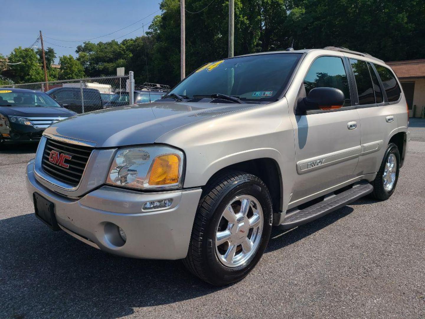 2004 SILVER GMC ENVOY SLT (1GKDT13S242) with an 4.2L engine, Automatic transmission, located at 117 North Cameron Street, Harrisburg, PA, 17101, (717) 963-8962, 40.266762, -76.875259 - WE FINANCE!!! Good Credit/ Bad Credit/ No Credit - ALL Trade-Ins Welcomed!!! ***Guaranteed Credit Approval*** APPLY ONLINE or CALL us TODAY ;) Internet Prices and Marketplace Prices are SPECIAL discounted ***CASH DEALS*** Retail Prices are higher. Please call us to discuss your cash and finan - Photo#0