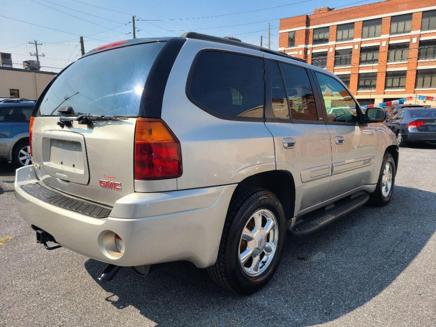 2004 SILVER GMC ENVOY SLT (1GKDT13S242) with an 4.2L engine, Automatic transmission, located at 117 North Cameron Street, Harrisburg, PA, 17101, (717) 963-8962, 40.266762, -76.875259 - WE FINANCE!!! Good Credit/ Bad Credit/ No Credit - ALL Trade-Ins Welcomed!!! ***Guaranteed Credit Approval*** APPLY ONLINE or CALL us TODAY ;) Internet Prices and Marketplace Prices are SPECIAL discounted ***CASH DEALS*** Retail Prices are higher. Please call us to discuss your cash and finan - Photo#4