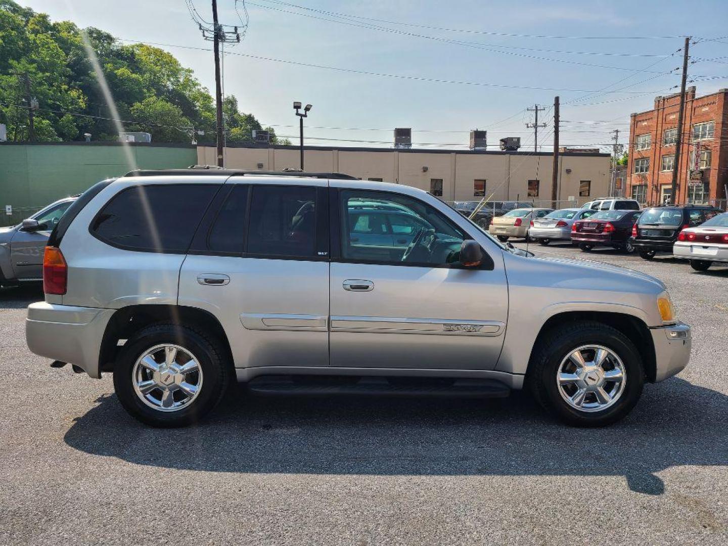 2004 SILVER GMC ENVOY SLT (1GKDT13S242) with an 4.2L engine, Automatic transmission, located at 117 North Cameron Street, Harrisburg, PA, 17101, (717) 963-8962, 40.266762, -76.875259 - WE FINANCE!!! Good Credit/ Bad Credit/ No Credit - ALL Trade-Ins Welcomed!!! ***Guaranteed Credit Approval*** APPLY ONLINE or CALL us TODAY ;) Internet Prices and Marketplace Prices are SPECIAL discounted ***CASH DEALS*** Retail Prices are higher. Please call us to discuss your cash and finan - Photo#5