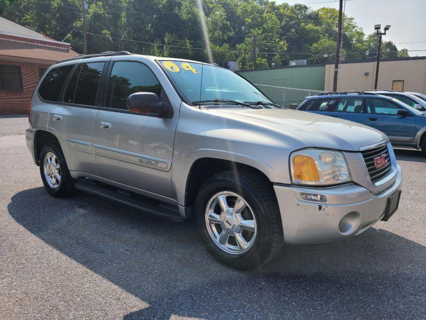 2004 SILVER GMC ENVOY SLT (1GKDT13S242) with an 4.2L engine, Automatic transmission, located at 117 North Cameron Street, Harrisburg, PA, 17101, (717) 963-8962, 40.266762, -76.875259 - WE FINANCE!!! Good Credit/ Bad Credit/ No Credit - ALL Trade-Ins Welcomed!!! ***Guaranteed Credit Approval*** APPLY ONLINE or CALL us TODAY ;) Internet Prices and Marketplace Prices are SPECIAL discounted ***CASH DEALS*** Retail Prices are higher. Please call us to discuss your cash and finan - Photo#6