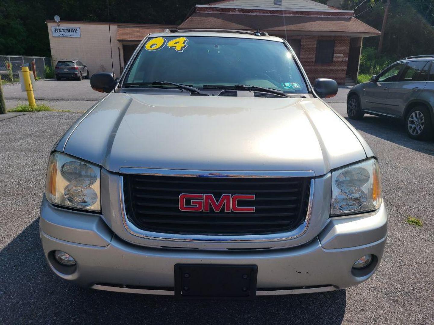 2004 SILVER GMC ENVOY SLT (1GKDT13S242) with an 4.2L engine, Automatic transmission, located at 117 North Cameron Street, Harrisburg, PA, 17101, (717) 963-8962, 40.266762, -76.875259 - WE FINANCE!!! Good Credit/ Bad Credit/ No Credit - ALL Trade-Ins Welcomed!!! ***Guaranteed Credit Approval*** APPLY ONLINE or CALL us TODAY ;) Internet Prices and Marketplace Prices are SPECIAL discounted ***CASH DEALS*** Retail Prices are higher. Please call us to discuss your cash and finan - Photo#7