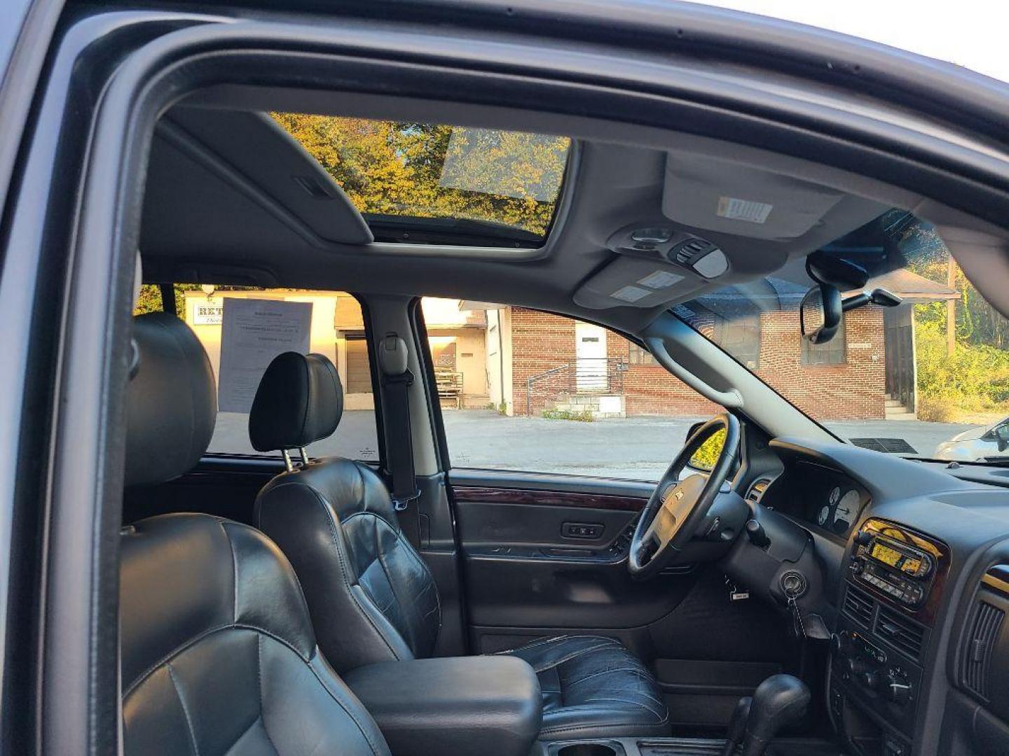 2004 BLACK JEEP GRAND CHEROKEE LIMITED (1J4GW58NX4C) with an 4.7L engine, Automatic transmission, located at 117 North Cameron Street, Harrisburg, PA, 17101, (717) 963-8962, 40.266762, -76.875259 - WE FINANCE!!! Good Credit/ Bad Credit/ No Credit - ALL Trade-Ins Welcomed!!! ***Guaranteed Credit Approval*** APPLY ONLINE or CALL us TODAY ;) Internet Prices and Marketplace Prices are SPECIAL discounted ***CASH DEALS*** Retail Prices are higher. Please call us to discuss your cash and finan - Photo#9