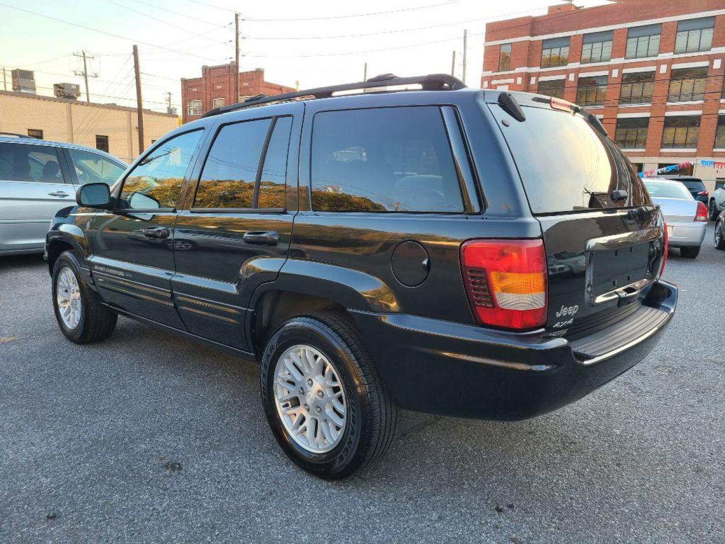 2004 BLACK JEEP GRAND CHEROKEE LIMITED (1J4GW58NX4C) with an 4.7L engine, Automatic transmission, located at 117 North Cameron Street, Harrisburg, PA, 17101, (717) 963-8962, 40.266762, -76.875259 - WE FINANCE!!! Good Credit/ Bad Credit/ No Credit - ALL Trade-Ins Welcomed!!! ***Guaranteed Credit Approval*** APPLY ONLINE or CALL us TODAY ;) Internet Prices and Marketplace Prices are SPECIAL discounted ***CASH DEALS*** Retail Prices are higher. Please call us to discuss your cash and finan - Photo#2