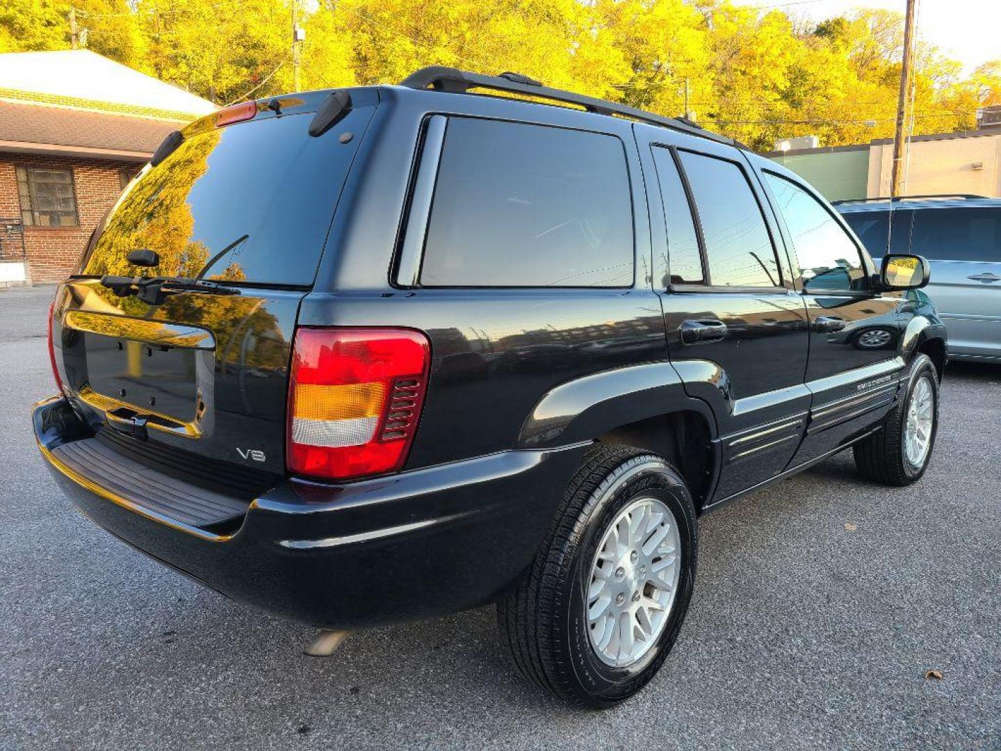 2004 BLACK JEEP GRAND CHEROKEE LIMITED (1J4GW58NX4C) with an 4.7L engine, Automatic transmission, located at 117 North Cameron Street, Harrisburg, PA, 17101, (717) 963-8962, 40.266762, -76.875259 - WE FINANCE!!! Good Credit/ Bad Credit/ No Credit - ALL Trade-Ins Welcomed!!! ***Guaranteed Credit Approval*** APPLY ONLINE or CALL us TODAY ;) Internet Prices and Marketplace Prices are SPECIAL discounted ***CASH DEALS*** Retail Prices are higher. Please call us to discuss your cash and finan - Photo#4