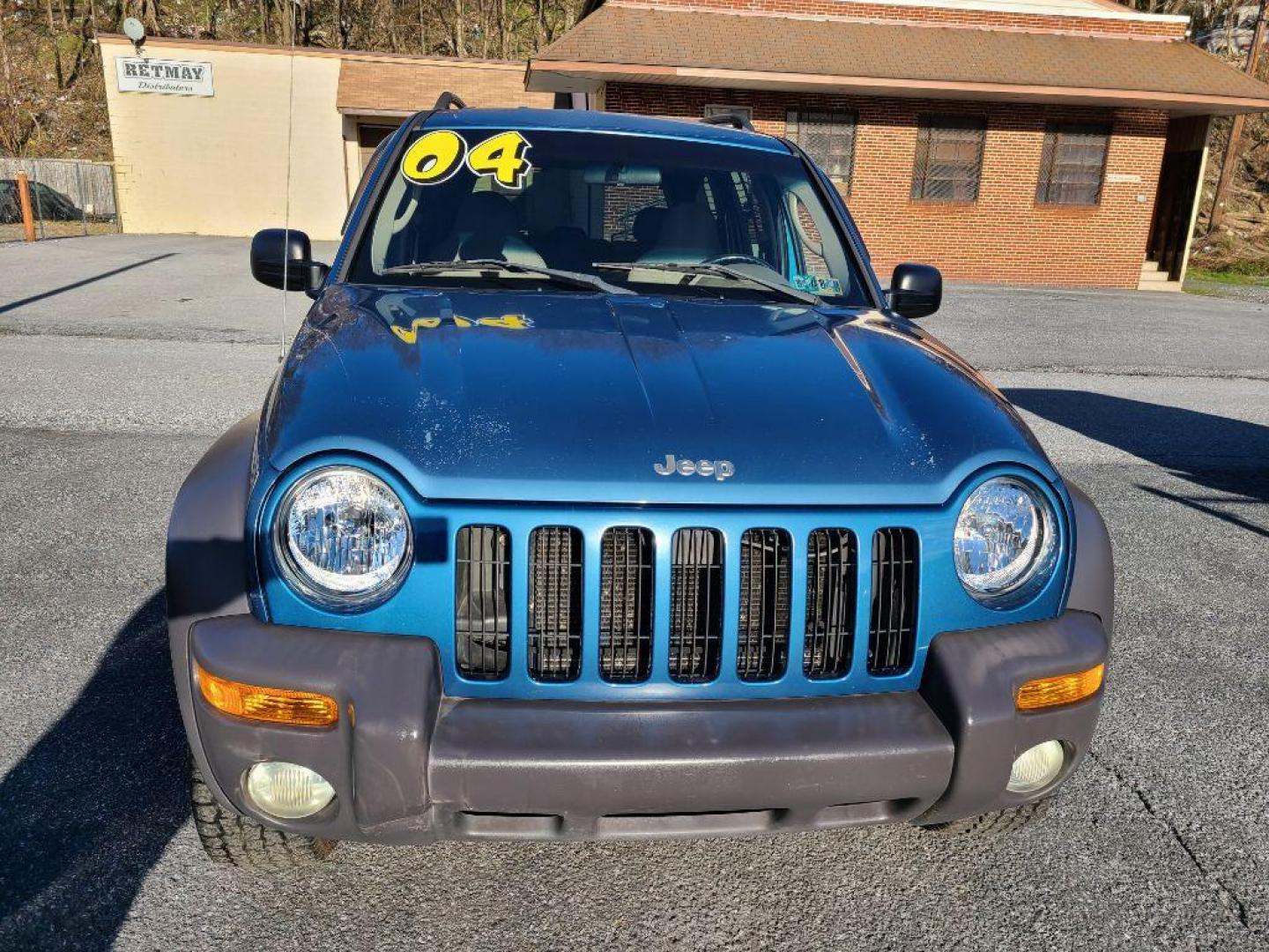 2004 BLUE JEEP LIBERTY SPORT (1J4GK48K14W) with an 3.7L engine, Automatic transmission, located at 117 North Cameron Street, Harrisburg, PA, 17101, (717) 963-8962, 40.266762, -76.875259 - WE FINANCE!!! Good Credit/ Bad Credit/ No Credit - ALL Trade-Ins Welcomed!!! ***Guaranteed Credit Approval*** APPLY ONLINE or CALL us TODAY ;) Internet Prices and Marketplace Prices are SPECIAL discounted ***CASH DEALS*** Retail Prices are higher. Please call us to discuss your cash and finan - Photo#7