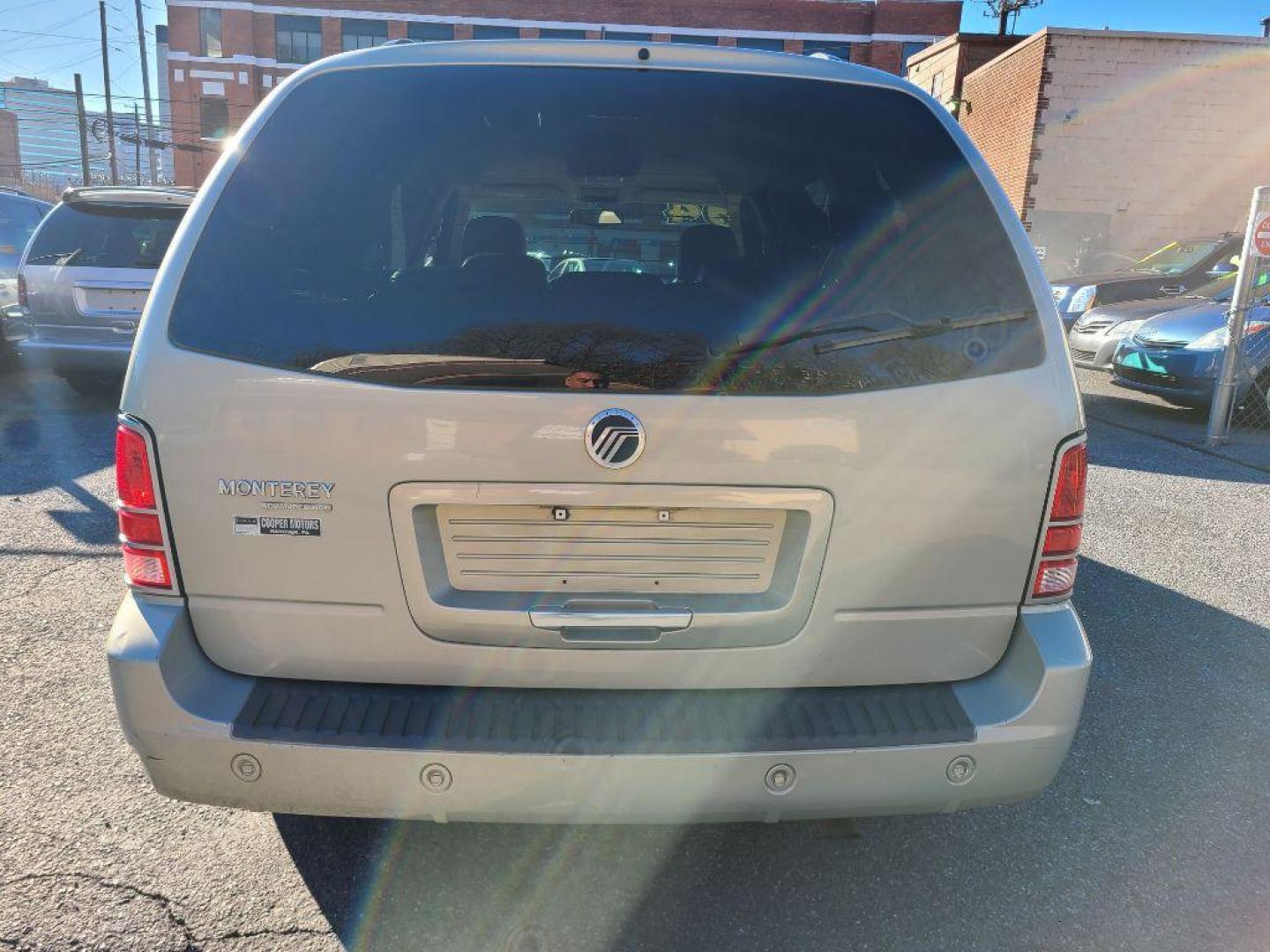 2004 GOLD MERCURY MONTEREY CONVENIENCE (2MRDA20294B) with an 4.2L engine, Automatic transmission, located at 117 North Cameron Street, Harrisburg, PA, 17101, (717) 963-8962, 40.266762, -76.875259 - WE FINANCE!!! Good Credit/ Bad Credit/ No Credit - ALL Trade-Ins Welcomed!!! ***Guaranteed Credit Approval*** APPLY ONLINE or CALL us TODAY ;) Internet Prices and Marketplace Prices are SPECIAL discounted ***CASH DEALS*** Retail Prices are higher. Please call us to discuss your cash and finan - Photo#3