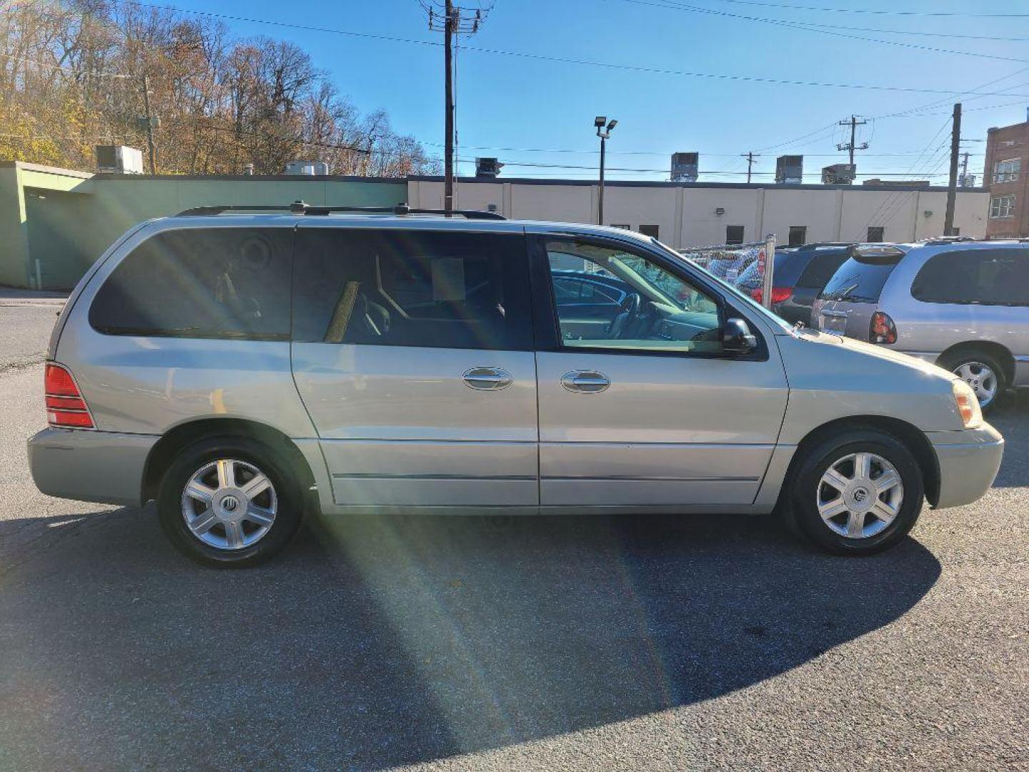 2004 GOLD MERCURY MONTEREY CONVENIENCE (2MRDA20294B) with an 4.2L engine, Automatic transmission, located at 117 North Cameron Street, Harrisburg, PA, 17101, (717) 963-8962, 40.266762, -76.875259 - WE FINANCE!!! Good Credit/ Bad Credit/ No Credit - ALL Trade-Ins Welcomed!!! ***Guaranteed Credit Approval*** APPLY ONLINE or CALL us TODAY ;) Internet Prices and Marketplace Prices are SPECIAL discounted ***CASH DEALS*** Retail Prices are higher. Please call us to discuss your cash and finan - Photo#5