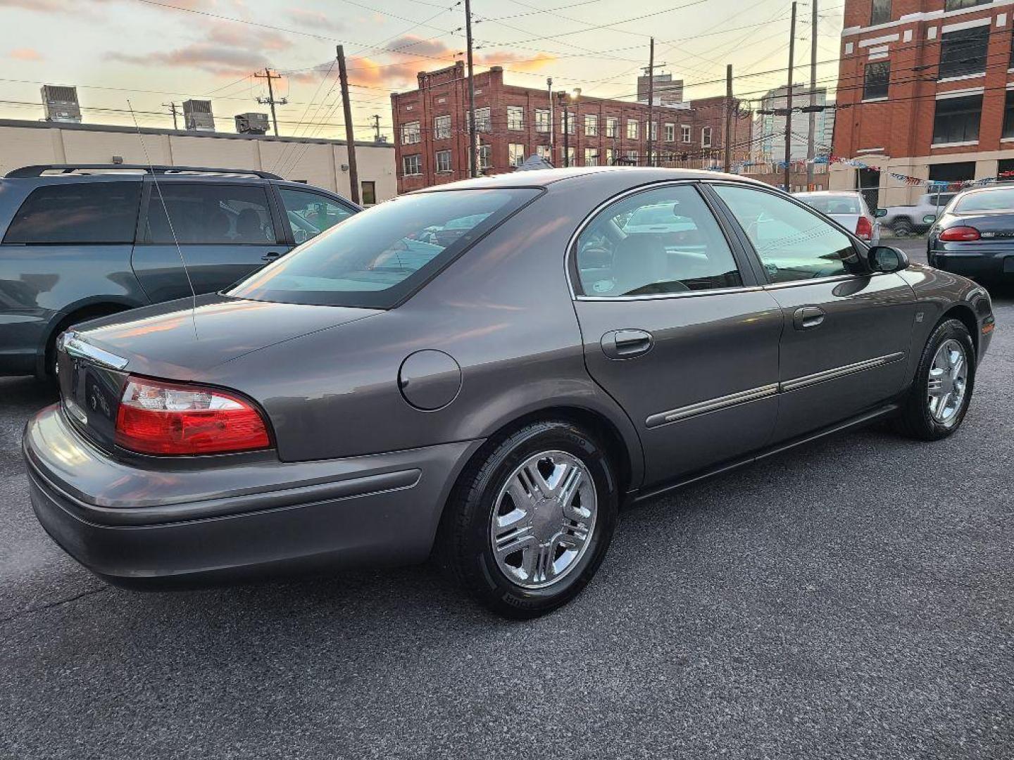 2004 GRAY MERCURY SABLE LS PREMIUM (1MEFM55S14A) with an 3.0L engine, Automatic transmission, located at 117 North Cameron Street, Harrisburg, PA, 17101, (717) 963-8962, 40.266762, -76.875259 - WE FINANCE!!! Good Credit/ Bad Credit/ No Credit - ALL Trade-Ins Welcomed!!! ***Guaranteed Credit Approval*** APPLY ONLINE or CALL us TODAY ;) Internet Prices and Marketplace Prices are SPECIAL discounted ***CASH DEALS*** Retail Prices are higher. Please call us to discuss your cash and finan - Photo#4