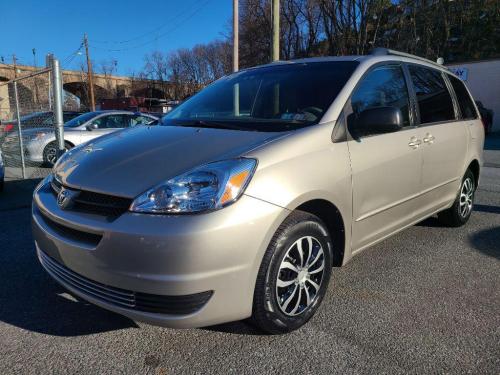 2004 TOYOTA SIENNA CE