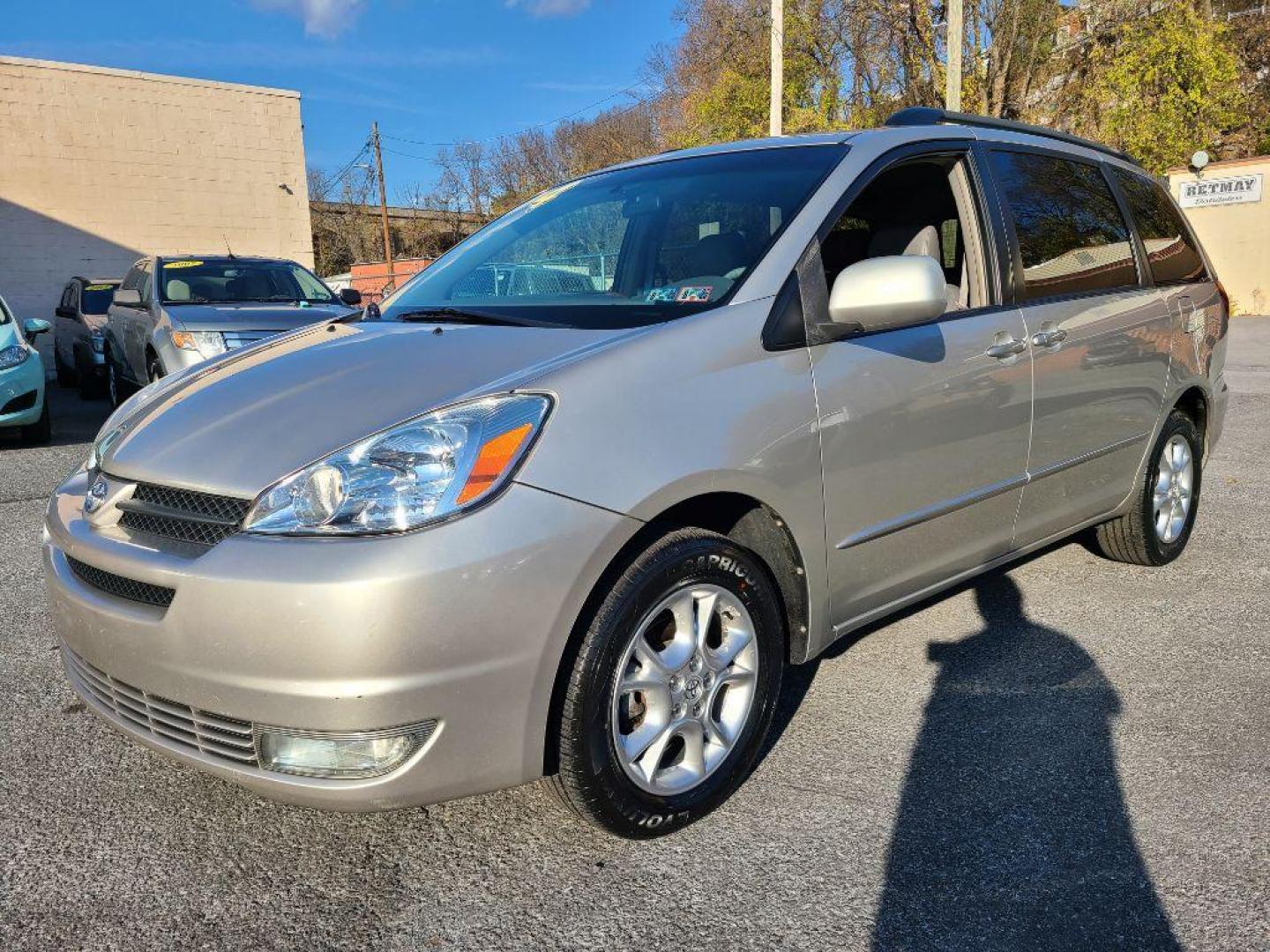 2004 SILVER TOYOTA SIENNA XLE (5TDBA22C54S) with an 3.3L engine, Automatic transmission, located at 117 North Cameron Street, Harrisburg, PA, 17101, (717) 963-8962, 40.266762, -76.875259 - WE FINANCE!!! Good Credit/ Bad Credit/ No Credit - ALL Trade-Ins Welcomed!!! ***Guaranteed Credit Approval*** APPLY ONLINE or CALL us TODAY ;) Internet Prices and Marketplace Prices are SPECIAL discounted ***CASH DEALS*** Retail Prices are higher. Please call us to discuss your cash and finan - Photo#0