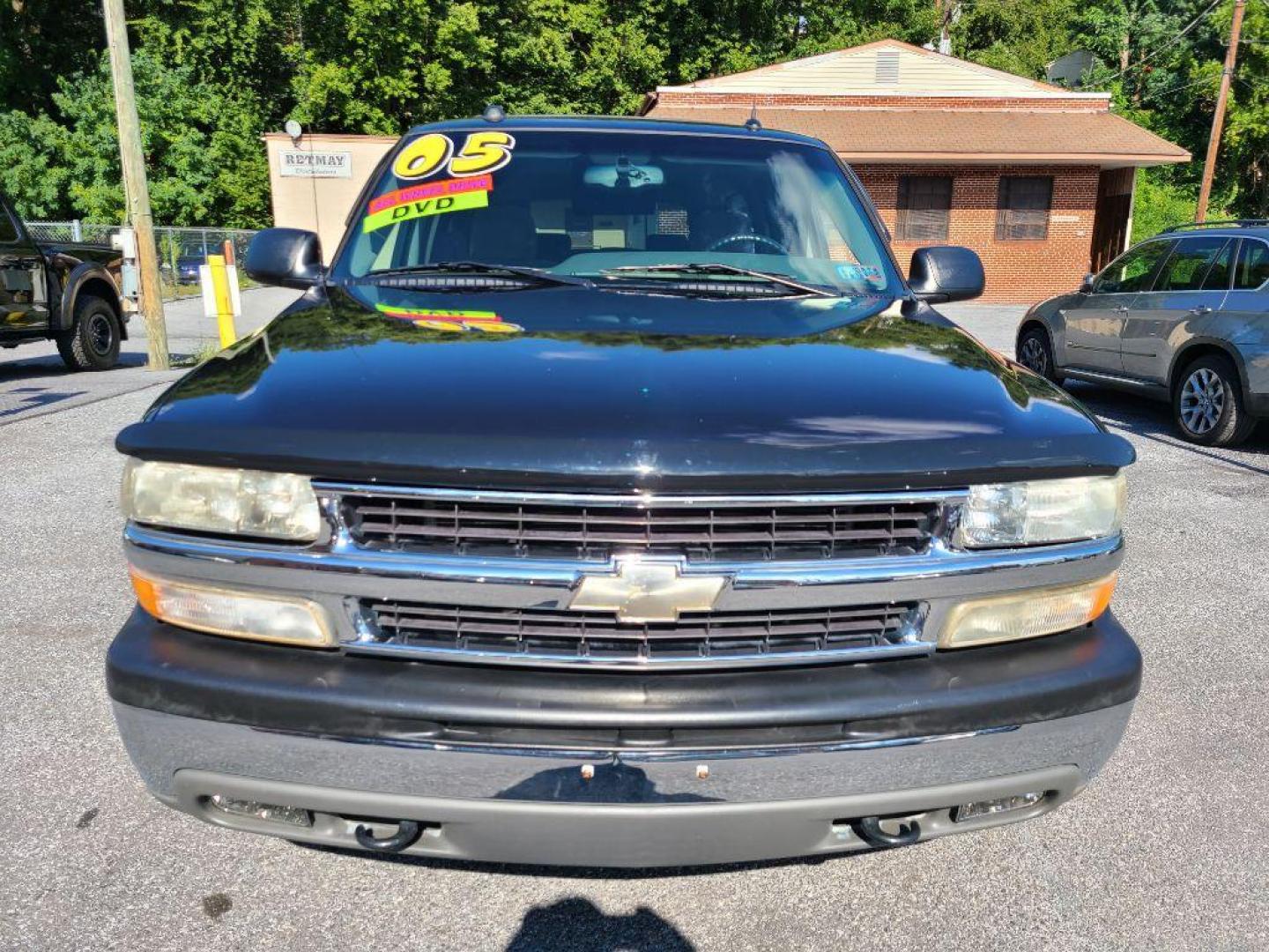 2005 BLUE CHEVROLET SUBURBAN 1500 (3GNFK16Z25G) with an 5.3L engine, Automatic transmission, located at 117 North Cameron Street, Harrisburg, PA, 17101, (717) 963-8962, 40.266762, -76.875259 - WE FINANCE!!! Good Credit/ Bad Credit/ No Credit - ALL Trade-Ins Welcomed!!! ***Guaranteed Credit Approval*** APPLY ONLINE or CALL us TODAY ;) Internet Prices and Marketplace Prices are SPECIAL discounted ***CASH DEALS*** Retail Prices are higher. Please call us to discuss your cash and finan - Photo#9