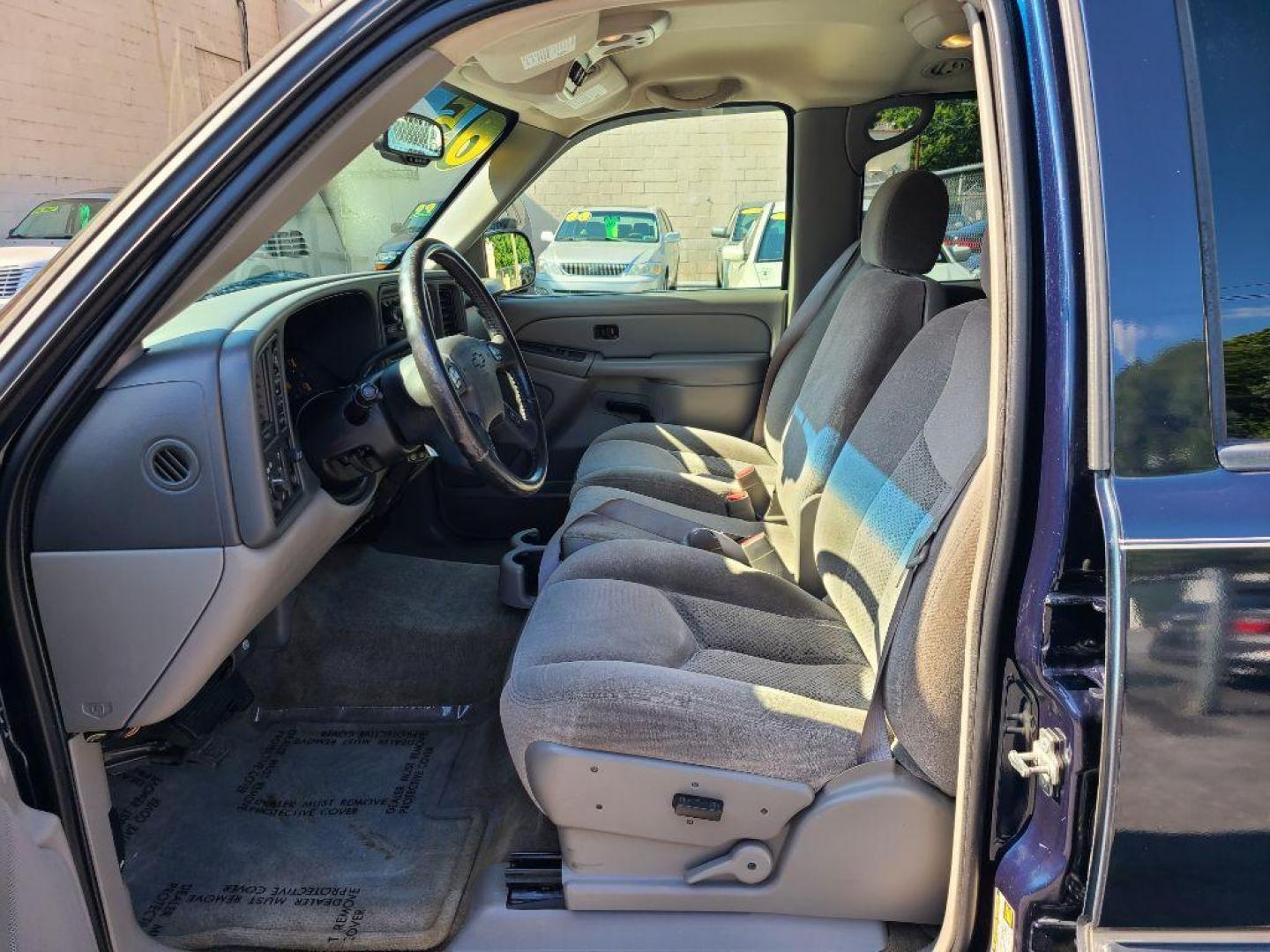 2005 BLUE CHEVROLET SUBURBAN 1500 (3GNFK16Z25G) with an 5.3L engine, Automatic transmission, located at 117 North Cameron Street, Harrisburg, PA, 17101, (717) 963-8962, 40.266762, -76.875259 - WE FINANCE!!! Good Credit/ Bad Credit/ No Credit - ALL Trade-Ins Welcomed!!! ***Guaranteed Credit Approval*** APPLY ONLINE or CALL us TODAY ;) Internet Prices and Marketplace Prices are SPECIAL discounted ***CASH DEALS*** Retail Prices are higher. Please call us to discuss your cash and finan - Photo#18