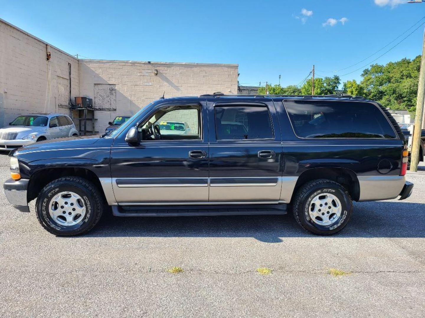 2005 BLUE CHEVROLET SUBURBAN 1500 (3GNFK16Z25G) with an 5.3L engine, Automatic transmission, located at 117 North Cameron Street, Harrisburg, PA, 17101, (717) 963-8962, 40.266762, -76.875259 - WE FINANCE!!! Good Credit/ Bad Credit/ No Credit - ALL Trade-Ins Welcomed!!! ***Guaranteed Credit Approval*** APPLY ONLINE or CALL us TODAY ;) Internet Prices and Marketplace Prices are SPECIAL discounted ***CASH DEALS*** Retail Prices are higher. Please call us to discuss your cash and finan - Photo#2