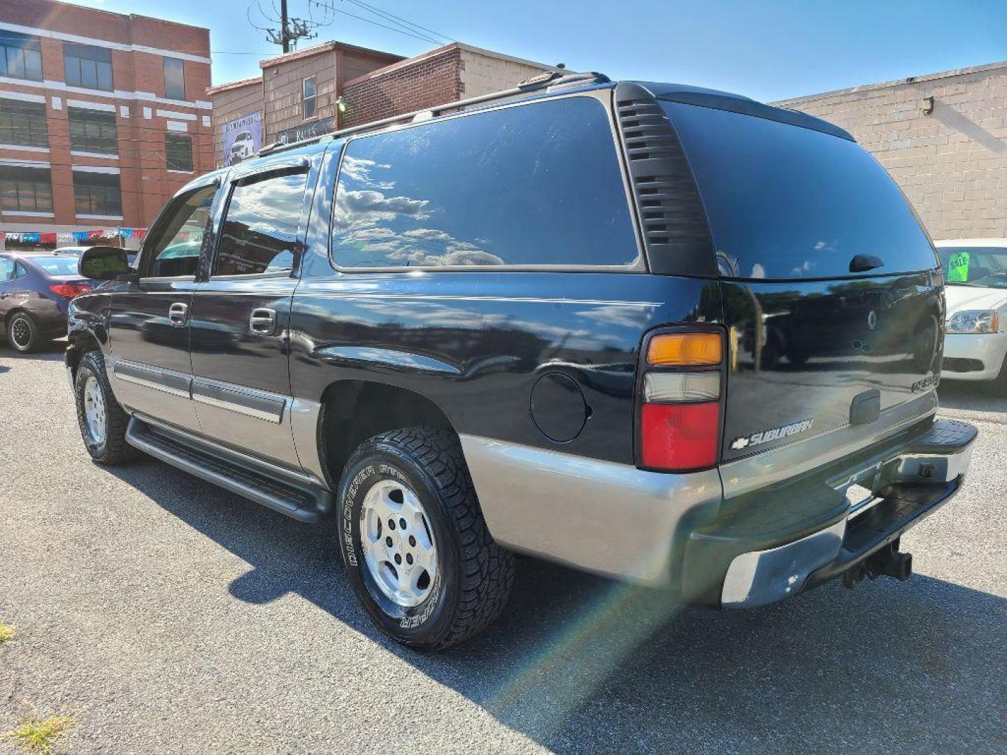 2005 BLUE CHEVROLET SUBURBAN 1500 (3GNFK16Z25G) with an 5.3L engine, Automatic transmission, located at 117 North Cameron Street, Harrisburg, PA, 17101, (717) 963-8962, 40.266762, -76.875259 - WE FINANCE!!! Good Credit/ Bad Credit/ No Credit - ALL Trade-Ins Welcomed!!! ***Guaranteed Credit Approval*** APPLY ONLINE or CALL us TODAY ;) Internet Prices and Marketplace Prices are SPECIAL discounted ***CASH DEALS*** Retail Prices are higher. Please call us to discuss your cash and finan - Photo#3