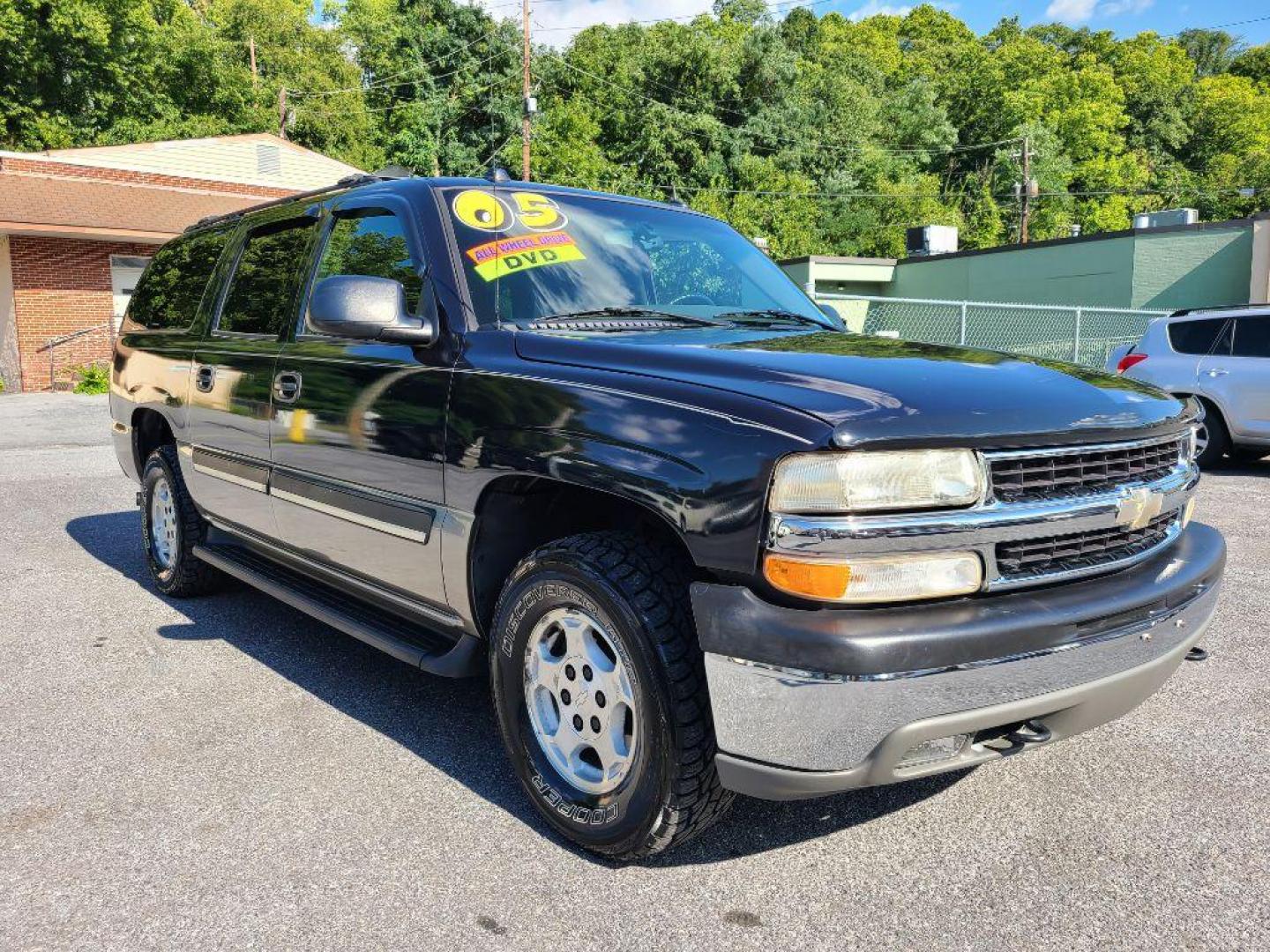 2005 BLUE CHEVROLET SUBURBAN 1500 (3GNFK16Z25G) with an 5.3L engine, Automatic transmission, located at 117 North Cameron Street, Harrisburg, PA, 17101, (717) 963-8962, 40.266762, -76.875259 - WE FINANCE!!! Good Credit/ Bad Credit/ No Credit - ALL Trade-Ins Welcomed!!! ***Guaranteed Credit Approval*** APPLY ONLINE or CALL us TODAY ;) Internet Prices and Marketplace Prices are SPECIAL discounted ***CASH DEALS*** Retail Prices are higher. Please call us to discuss your cash and finan - Photo#8