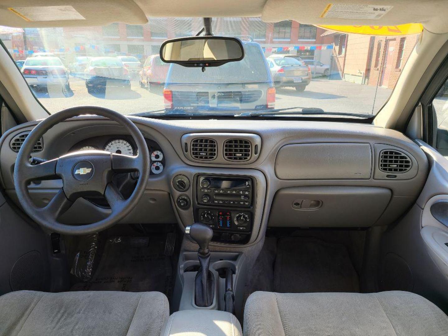 2005 SILVER CHEVROLET TRAILBLAZER LS (1GNDT13S052) with an 4.2L engine, Automatic transmission, located at 117 North Cameron Street, Harrisburg, PA, 17101, (717) 963-8962, 40.266762, -76.875259 - WE FINANCE!!! Good Credit/ Bad Credit/ No Credit - ALL Trade-Ins Welcomed!!! ***Guaranteed Credit Approval*** APPLY ONLINE or CALL us TODAY ;) Internet Prices and Marketplace Prices are SPECIAL discounted ***CASH DEALS*** Retail Prices are higher. Please call us to discuss your cash and finan - Photo#9