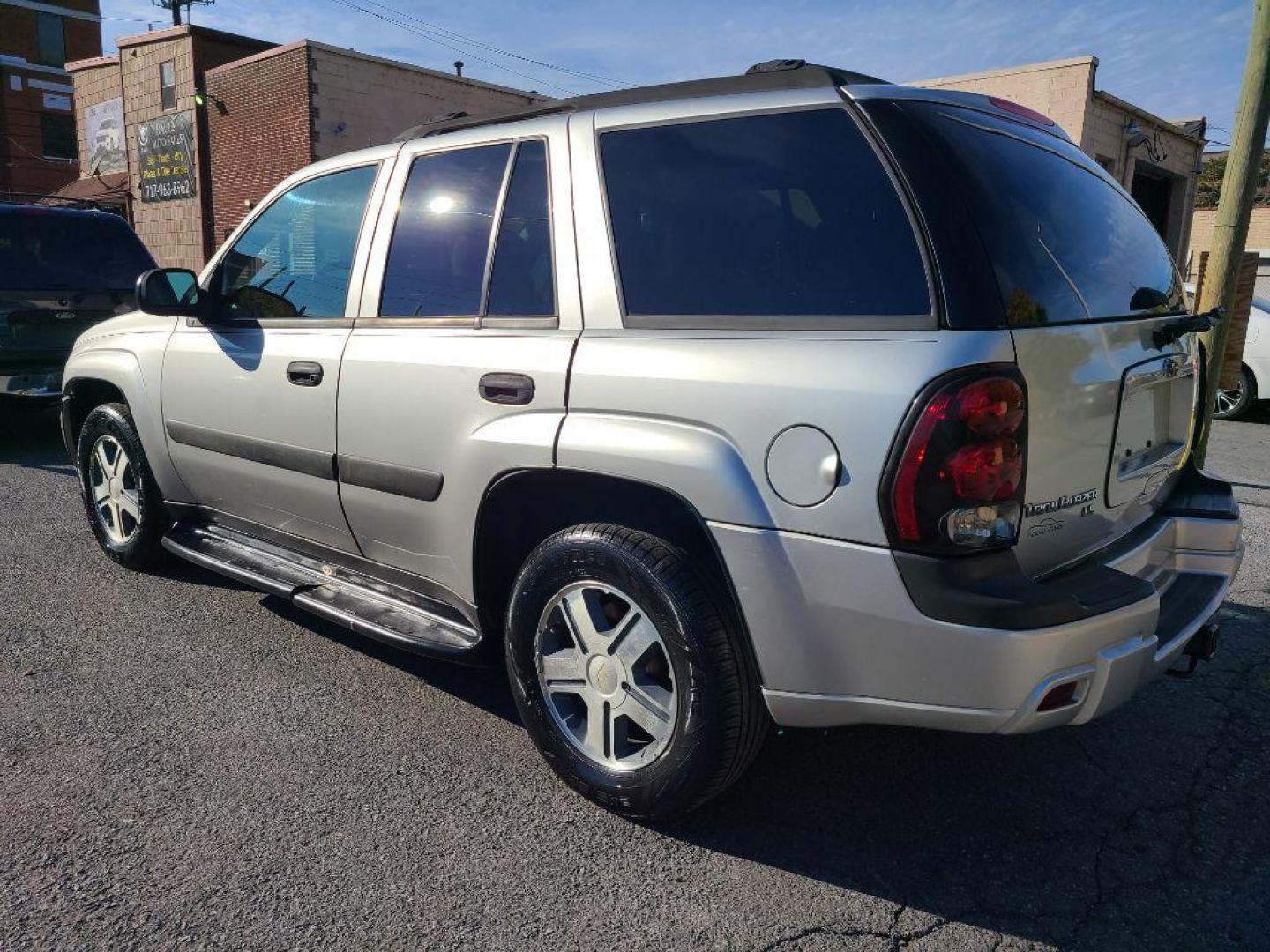 2005 SILVER CHEVROLET TRAILBLAZER LS (1GNDT13S052) with an 4.2L engine, Automatic transmission, located at 117 North Cameron Street, Harrisburg, PA, 17101, (717) 963-8962, 40.266762, -76.875259 - WE FINANCE!!! Good Credit/ Bad Credit/ No Credit - ALL Trade-Ins Welcomed!!! ***Guaranteed Credit Approval*** APPLY ONLINE or CALL us TODAY ;) Internet Prices and Marketplace Prices are SPECIAL discounted ***CASH DEALS*** Retail Prices are higher. Please call us to discuss your cash and finan - Photo#2