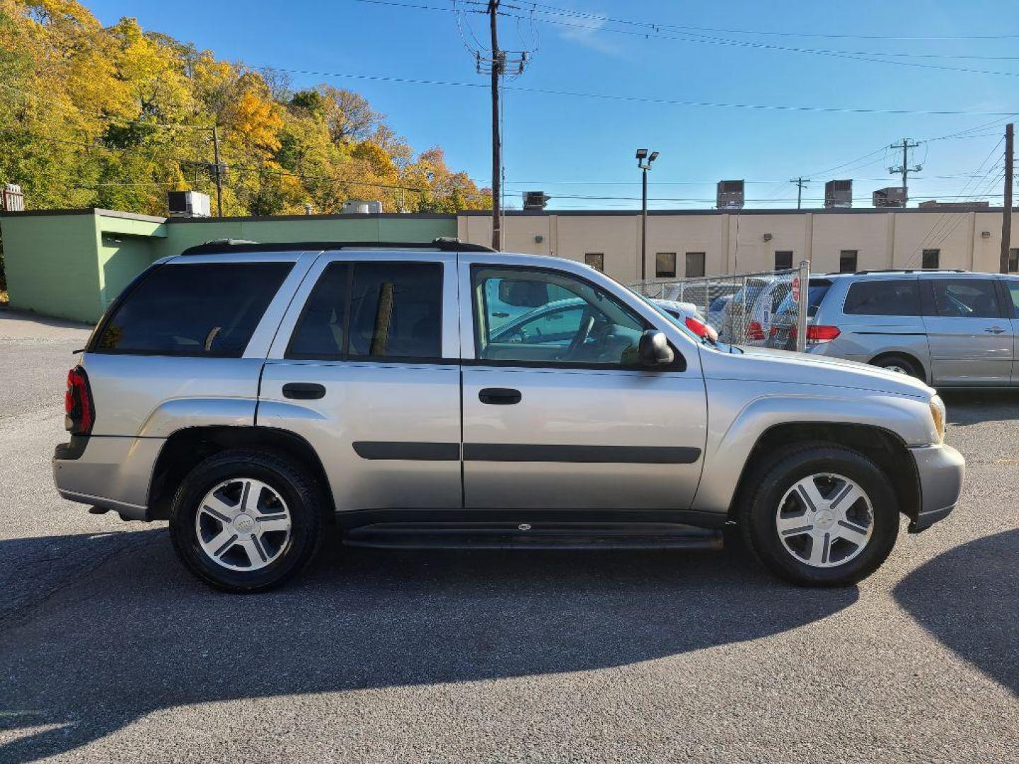 2005 SILVER CHEVROLET TRAILBLAZER LS (1GNDT13S052) with an 4.2L engine, Automatic transmission, located at 117 North Cameron Street, Harrisburg, PA, 17101, (717) 963-8962, 40.266762, -76.875259 - WE FINANCE!!! Good Credit/ Bad Credit/ No Credit - ALL Trade-Ins Welcomed!!! ***Guaranteed Credit Approval*** APPLY ONLINE or CALL us TODAY ;) Internet Prices and Marketplace Prices are SPECIAL discounted ***CASH DEALS*** Retail Prices are higher. Please call us to discuss your cash and finan - Photo#5