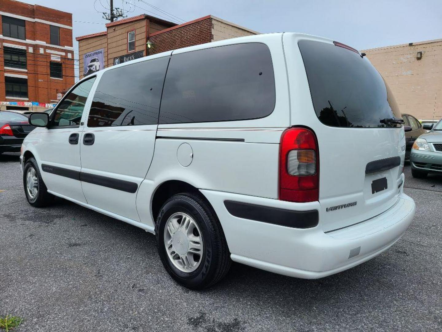 2005 WHITE CHEVROLET VENTURE LS (1GNDV23E55D) with an 3.4L engine, Automatic transmission, located at 117 North Cameron Street, Harrisburg, PA, 17101, (717) 963-8962, 40.266762, -76.875259 - WE FINANCE!!! Good Credit/ Bad Credit/ No Credit - ALL Trade-Ins Welcomed!!! ***Guaranteed Credit Approval*** APPLY ONLINE or CALL us TODAY ;) Internet Prices and Marketplace Prices are SPECIAL discounted ***CASH DEALS*** Retail Prices are higher. Please call us to discuss your cash and finan - Photo#2