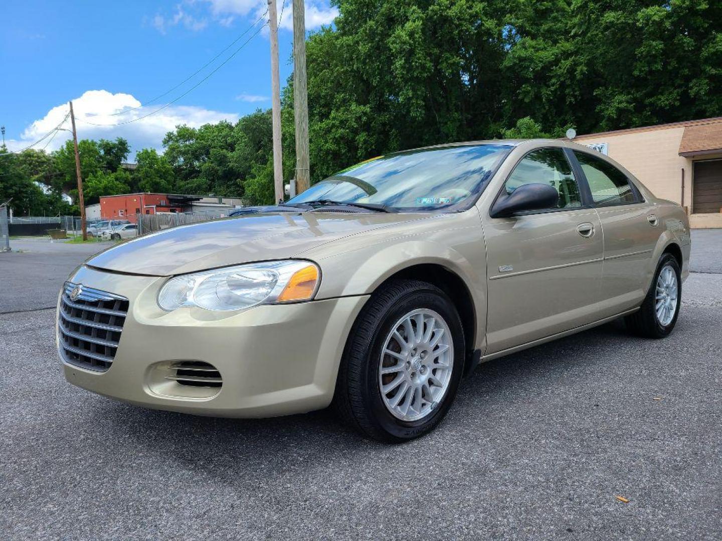 2005 GOLD CHRYSLER SEBRING TOURING (1C3EL56R55N) with an 2.7L engine, Automatic transmission, located at 117 North Cameron Street, Harrisburg, PA, 17101, (717) 963-8962, 40.266762, -76.875259 - WE FINANCE!!! Good Credit/ Bad Credit/ No Credit - ALL Trade-Ins Welcomed!!! ***Guaranteed Credit Approval*** APPLY ONLINE or CALL us TODAY ;) Internet Prices and Marketplace Prices are SPECIAL discounted ***CASH DEALS*** Retail Prices are higher. Please call us to discuss your cash and finan - Photo#0