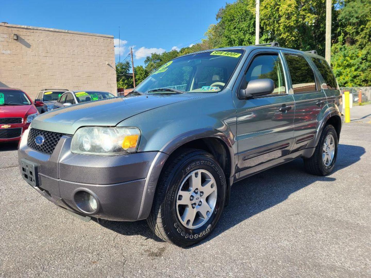 2005 GREEN FORD ESCAPE XLT (1FMCU931X5K) with an 3.0L engine, Automatic transmission, located at 117 North Cameron Street, Harrisburg, PA, 17101, (717) 963-8962, 40.266762, -76.875259 - WE FINANCE!!! Good Credit/ Bad Credit/ No Credit - ALL Trade-Ins Welcomed!!! ***Guaranteed Credit Approval*** APPLY ONLINE or CALL us TODAY ;) Internet Prices and Marketplace Prices are SPECIAL discounted ***CASH DEALS*** Retail Prices are higher. Please call us to discuss your cash and finan - Photo#0