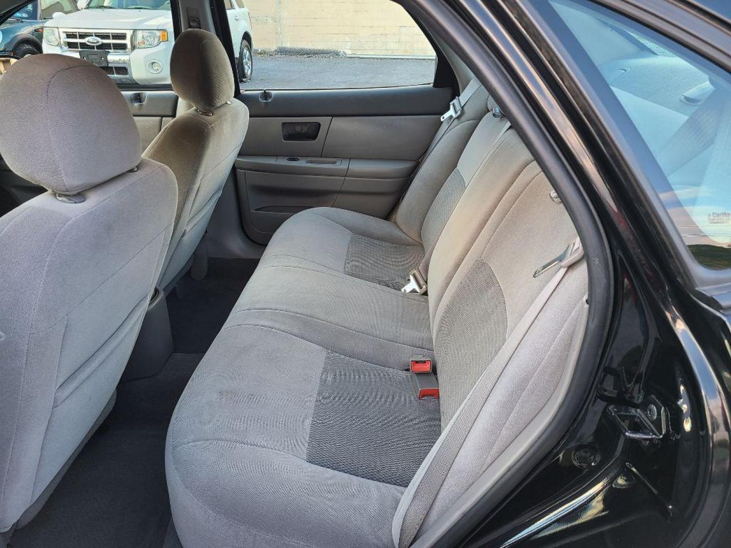 2005 BLACK FORD TAURUS SE (1FAHP53255A) with an 3.0L engine, Automatic transmission, located at 117 North Cameron Street, Harrisburg, PA, 17101, (717) 963-8962, 40.266762, -76.875259 - WE FINANCE!!! Good Credit/ Bad Credit/ No Credit - ALL Trade-Ins Welcomed!!! ***Guaranteed Credit Approval*** APPLY ONLINE or CALL us TODAY ;) Internet Prices and Marketplace Prices are SPECIAL discounted ***CASH DEALS*** Retail Prices are higher. Please call us to discuss your cash and finan - Photo#11