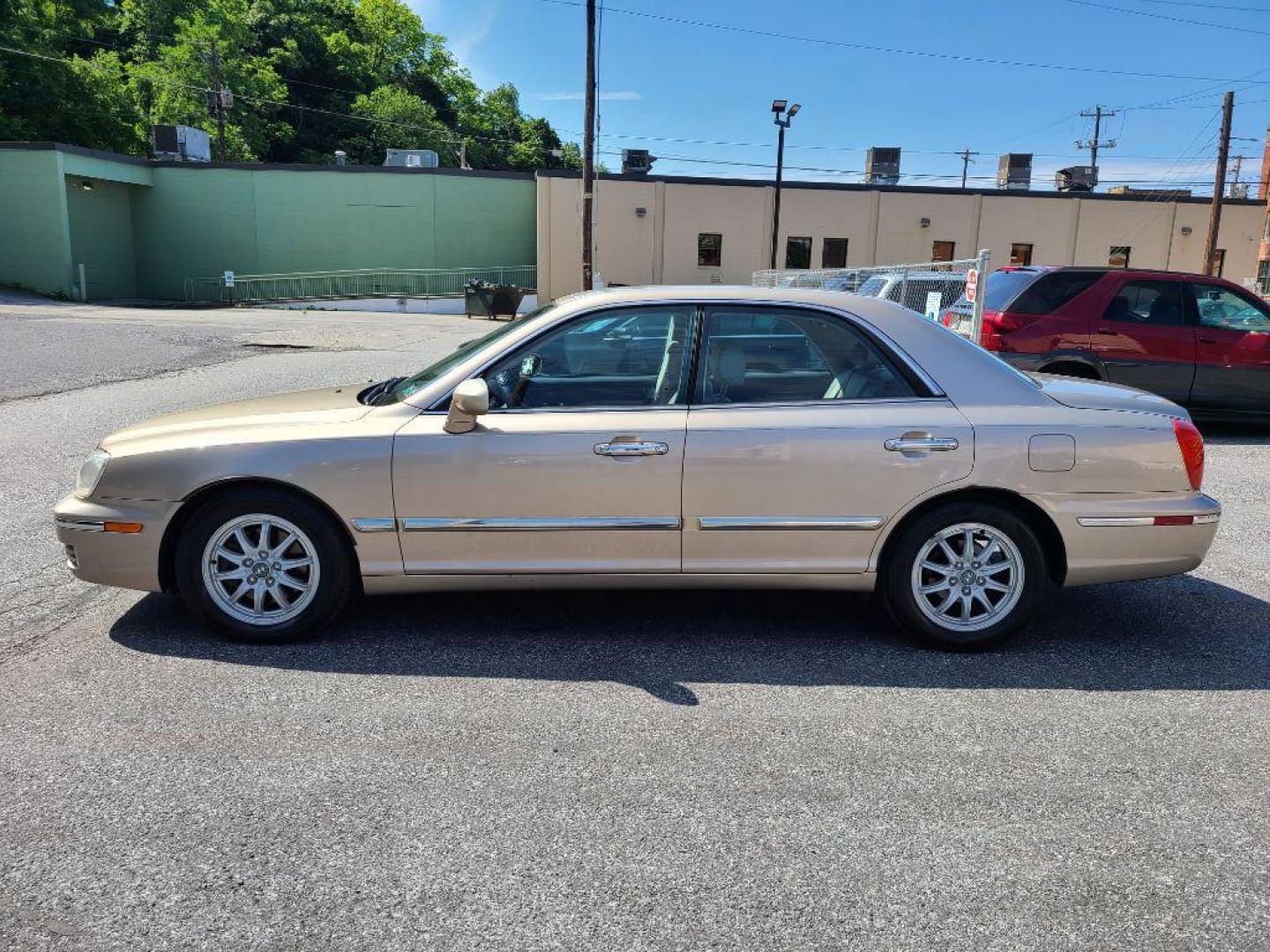 2005 TAN HYUNDAI XG 350 (KMHFU45E65A) with an 3.5L engine, Automatic transmission, located at 117 North Cameron Street, Harrisburg, PA, 17101, (717) 963-8962, 40.266762, -76.875259 - WE FINANCE!!! Good Credit/ Bad Credit/ No Credit - ALL Trade-Ins Welcomed!!! ***Guaranteed Credit Approval*** APPLY ONLINE or CALL us TODAY ;) Internet Prices and Marketplace Prices are SPECIAL discounted ***CASH DEALS*** Retail Prices are higher. Please call us to discuss your cash and finan - Photo#1