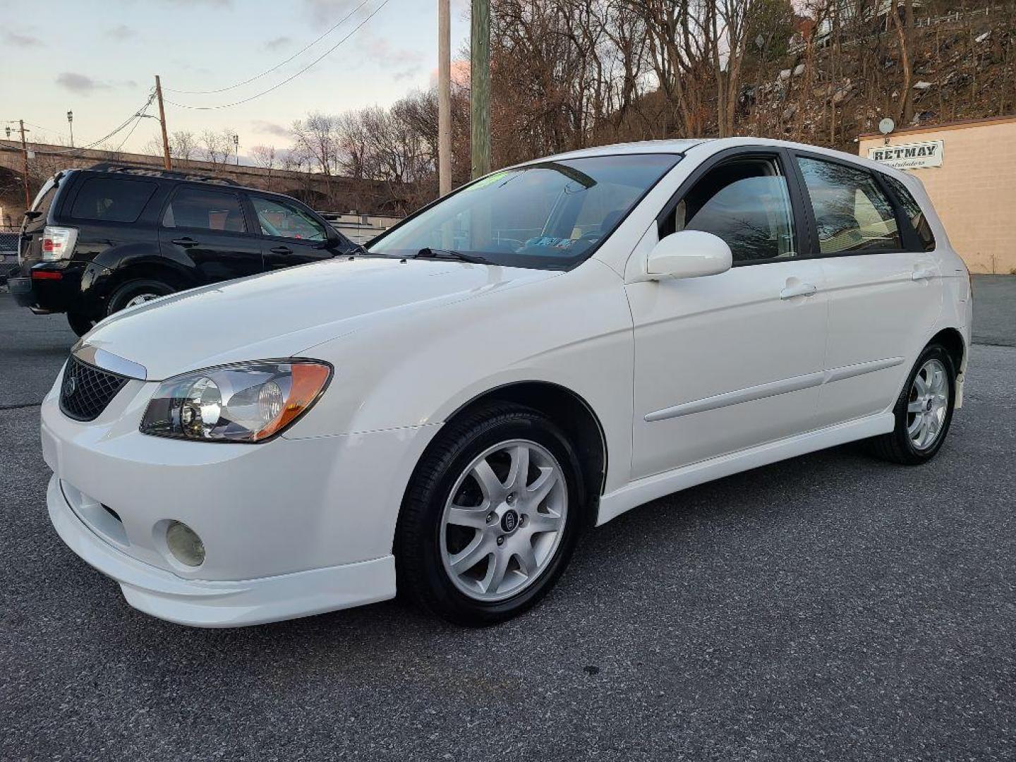 2005 WHITE KIA SPECTRA5 5-DR HB (KNAFE161655) with an 2.0L engine, Automatic transmission, located at 117 North Cameron Street, Harrisburg, PA, 17101, (717) 963-8962, 40.266762, -76.875259 - WE FINANCE!!! Good Credit/ Bad Credit/ No Credit - ALL Trade-Ins Welcomed!!! ***Guaranteed Credit Approval*** APPLY ONLINE or CALL us TODAY ;) Internet Prices and Marketplace Prices are SPECIAL discounted ***CASH DEALS*** Retail Prices are higher. Please call us to discuss your cash and finan - Photo#0