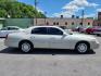 2005 WHITE LINCOLN TOWN CAR SIGNATURE (1LNHM81W65Y) with an 4.6L engine, Automatic transmission, located at 117 North Cameron Street, Harrisburg, PA, 17101, (717) 963-8962, 40.266762, -76.875259 - WE FINANCE!!! Good Credit/ Bad Credit/ No Credit - ALL Trade-Ins Welcomed!!! ***Guaranteed Credit Approval*** APPLY ONLINE or CALL us TODAY ;) Internet Prices and Marketplace Prices are SPECIAL discounted ***CASH DEALS*** Retail Prices are higher. Please call us to discuss your cash and finan - Photo#5