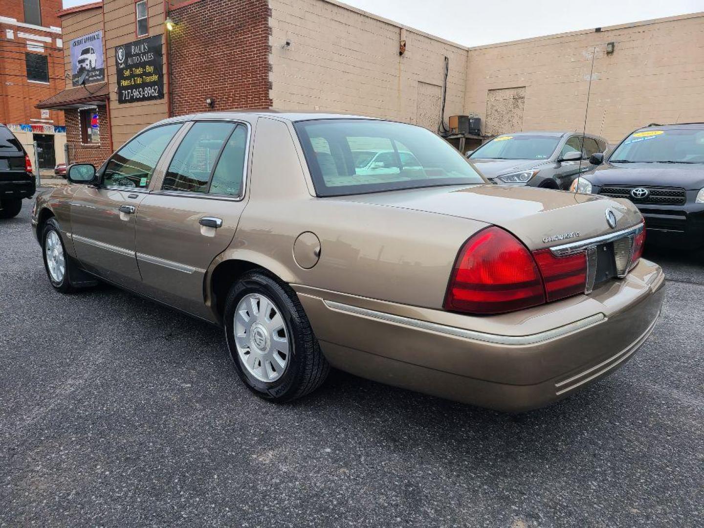 2005 GOLD MERCURY GRAND MARQUIS LS (2MEFM75W85X) with an 4.6L engine, Automatic transmission, located at 117 North Cameron Street, Harrisburg, PA, 17101, (717) 963-8962, 40.266762, -76.875259 - WE FINANCE!!! Good Credit/ Bad Credit/ No Credit - ALL Trade-Ins Welcomed!!! ***Guaranteed Credit Approval*** APPLY ONLINE or CALL us TODAY ;) Internet Prices and Marketplace Prices are SPECIAL discounted ***CASH DEALS*** Retail Prices are higher. Please call us to discuss your cash and finan - Photo#2