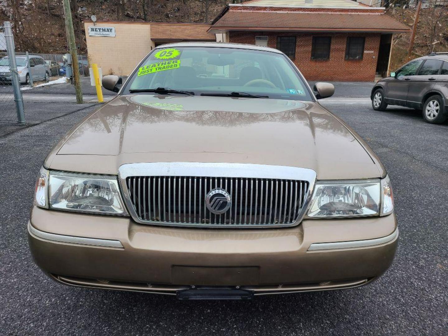 2005 GOLD MERCURY GRAND MARQUIS LS (2MEFM75W85X) with an 4.6L engine, Automatic transmission, located at 117 North Cameron Street, Harrisburg, PA, 17101, (717) 963-8962, 40.266762, -76.875259 - WE FINANCE!!! Good Credit/ Bad Credit/ No Credit - ALL Trade-Ins Welcomed!!! ***Guaranteed Credit Approval*** APPLY ONLINE or CALL us TODAY ;) Internet Prices and Marketplace Prices are SPECIAL discounted ***CASH DEALS*** Retail Prices are higher. Please call us to discuss your cash and finan - Photo#7